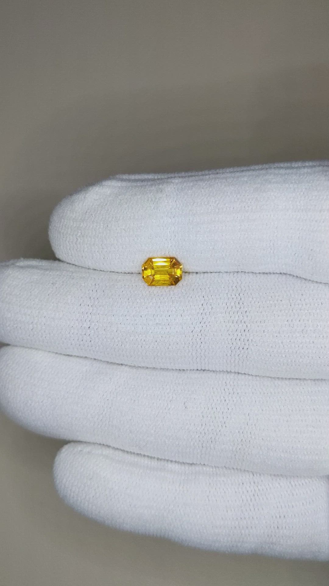 1.21 Ct. Orangish Yellow Sapphire from Ceylon (Sri Lanka) Size Video