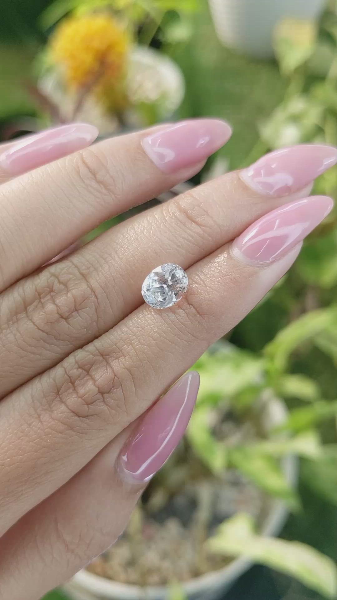 2.55 Ct. White Sapphire from Ceylon (Sri Lanka) Size Video