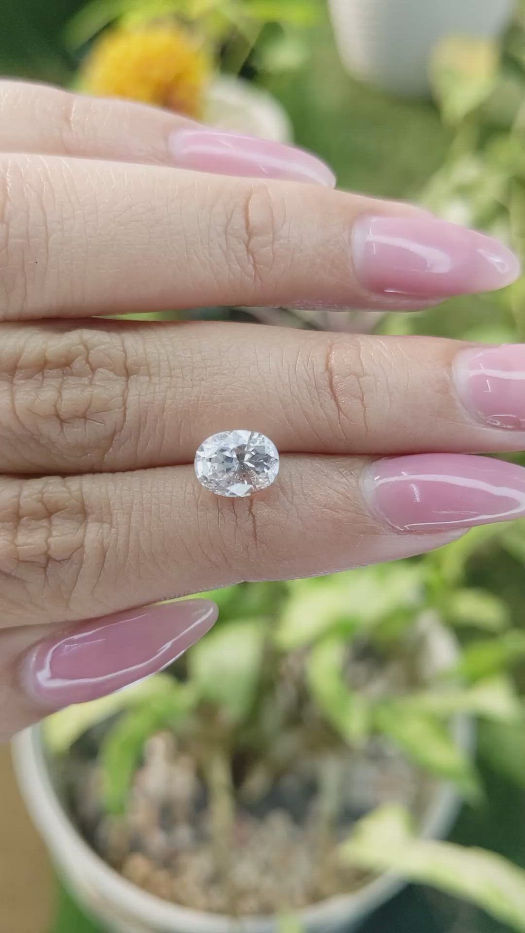 2.55 Ct. White Sapphire from Ceylon (Sri Lanka) Size Video