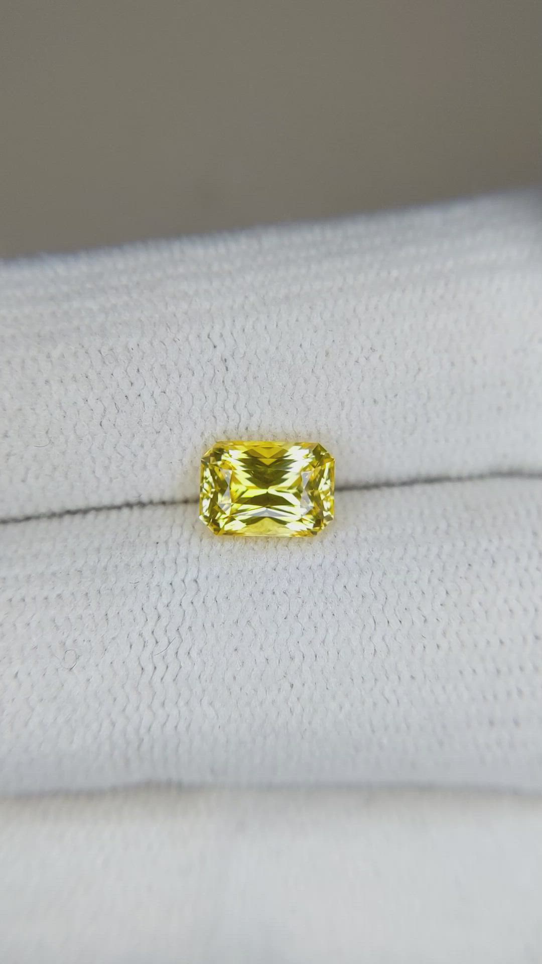 1.40 Ct. Yellow Sapphire from Ceylon (Sri Lanka) Size Video