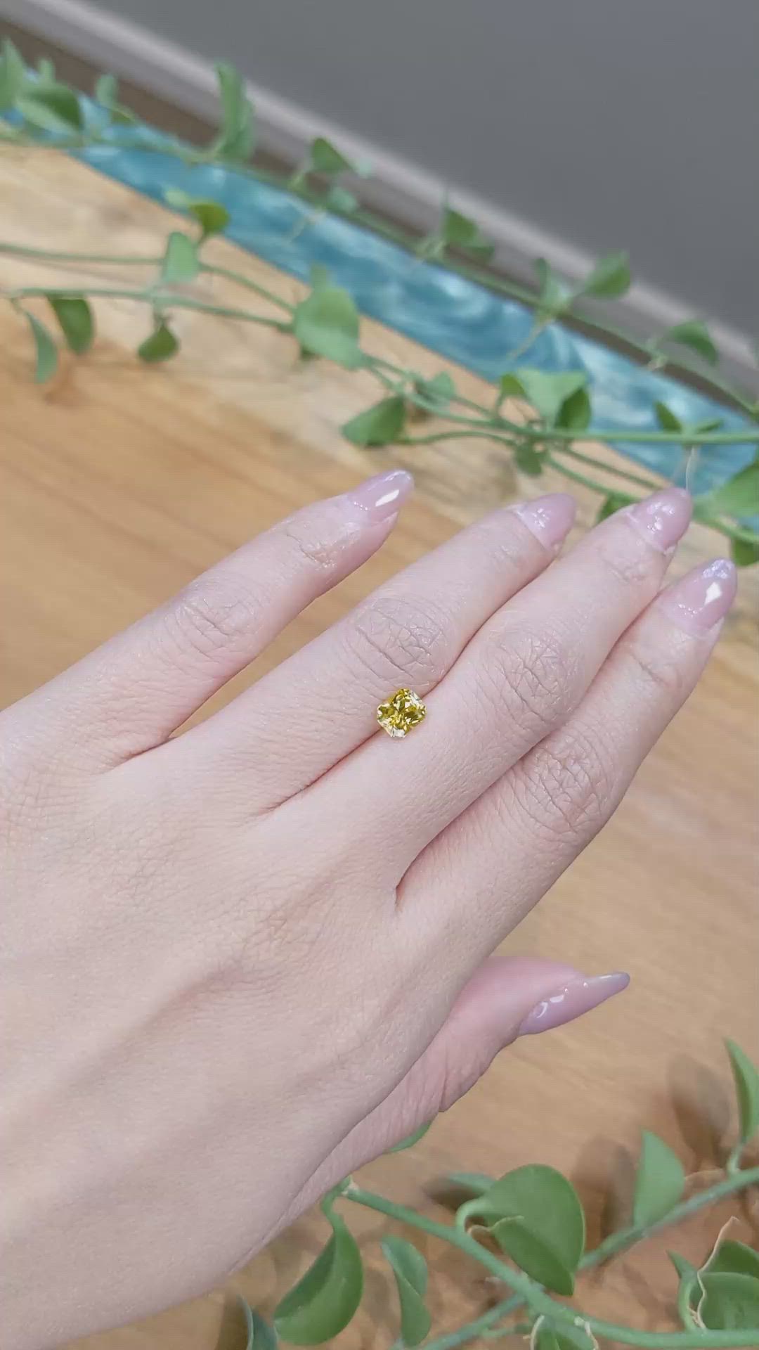 1.01 Ct. Orangish Yellow Sapphire from Ceylon (Sri Lanka) Size Video