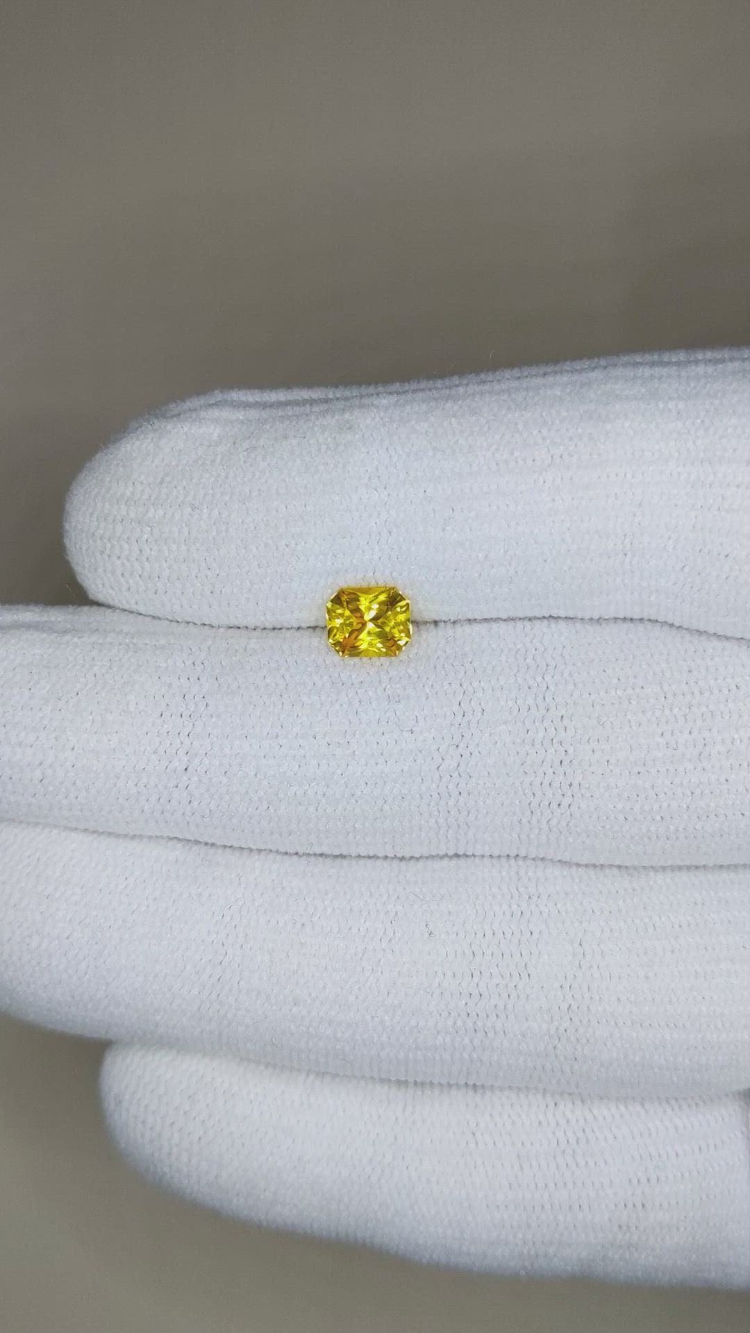 1.01 Ct. Orangish Yellow Sapphire from Ceylon (Sri Lanka) Size Video