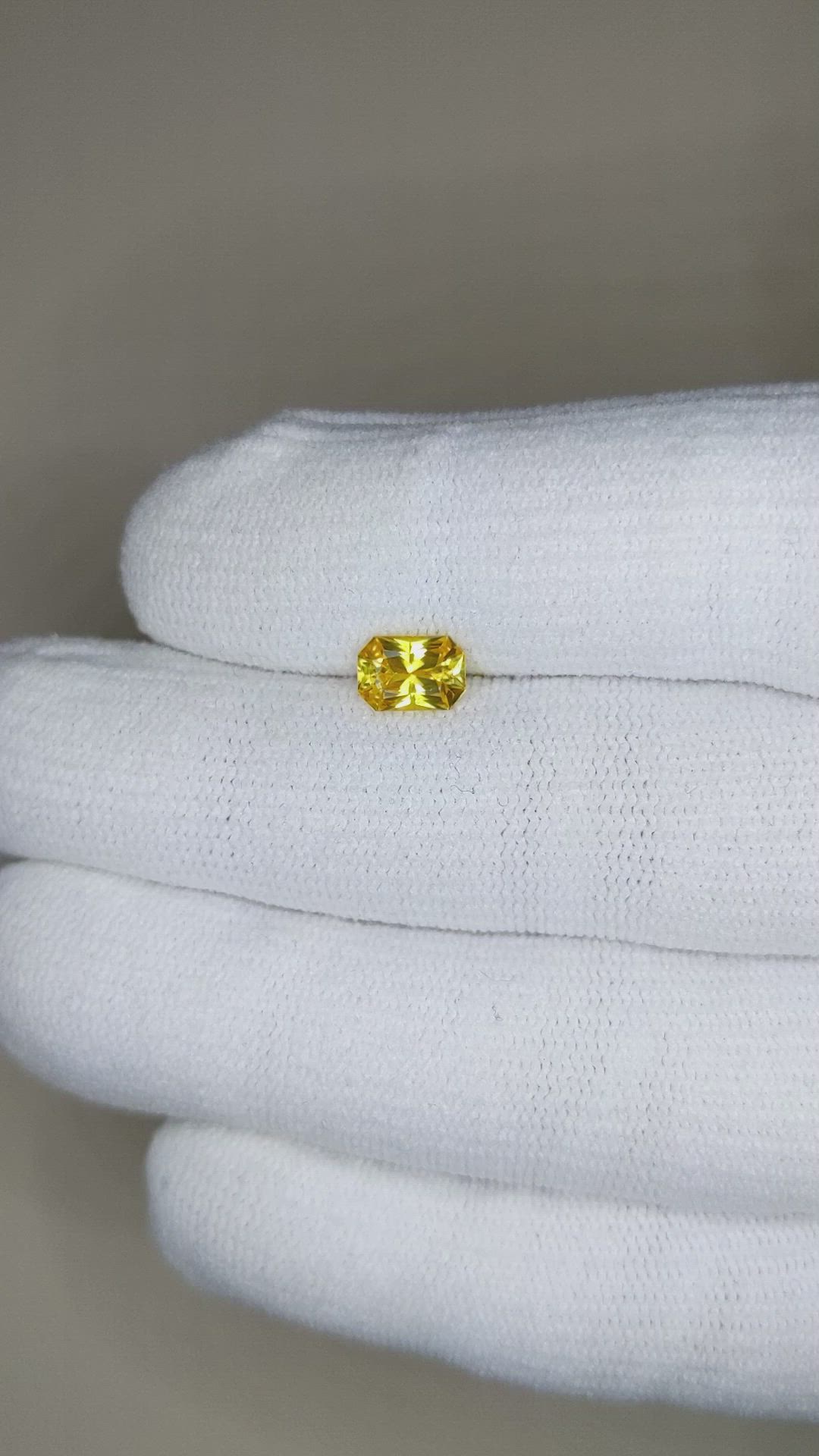 1.15 Ct. Orangish Yellow Sapphire from Ceylon (Sri Lanka) Size Video