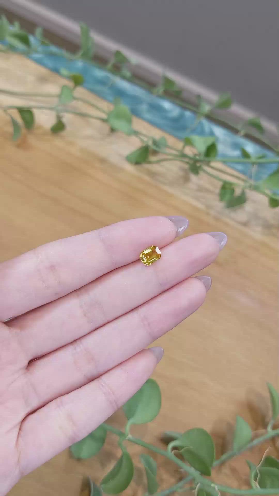 1.13 Ct. Yellow Sapphire from Ceylon (Sri Lanka) Size Video
