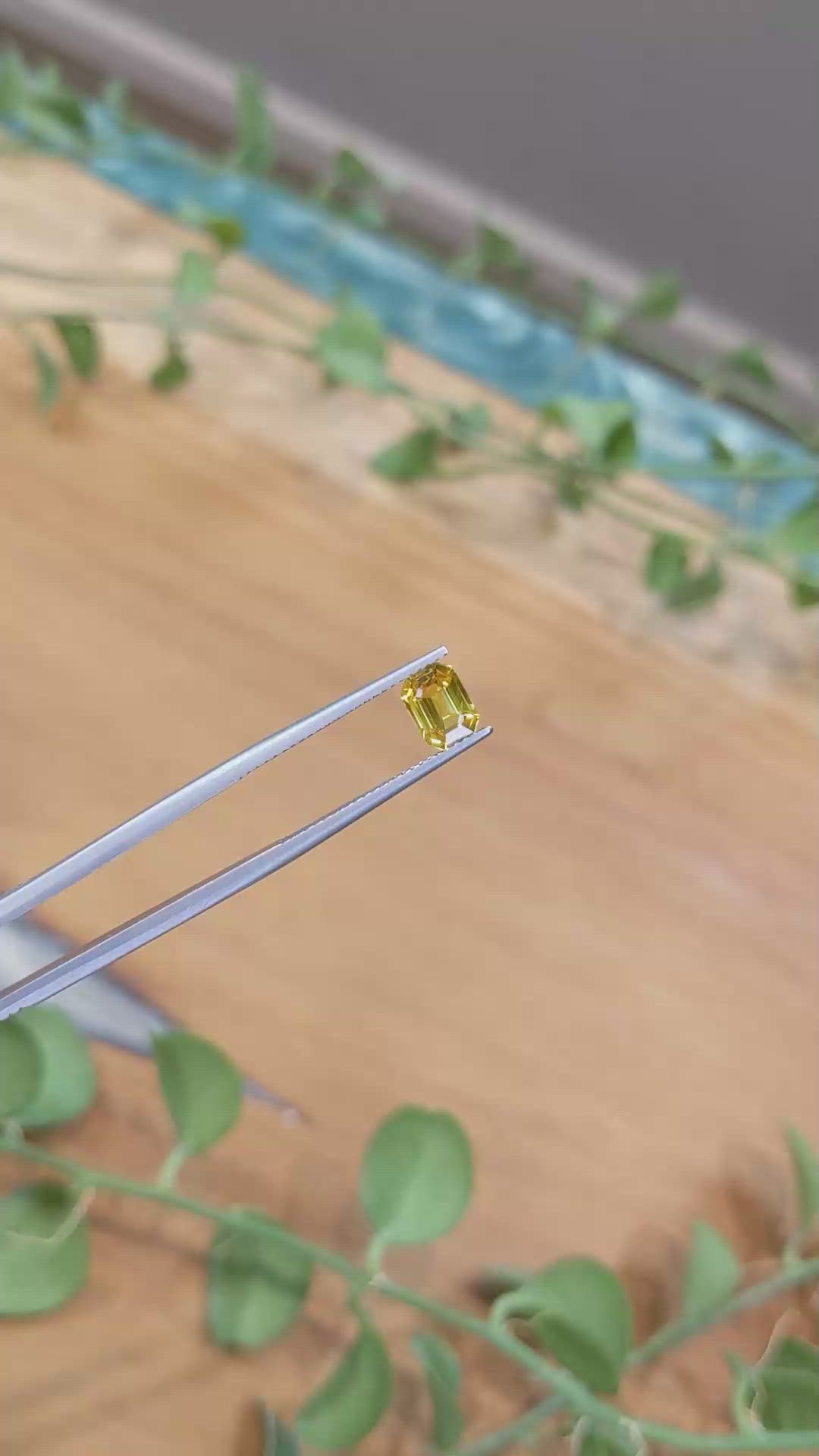 1.13 Ct. Yellow Sapphire from Ceylon (Sri Lanka) Size Video