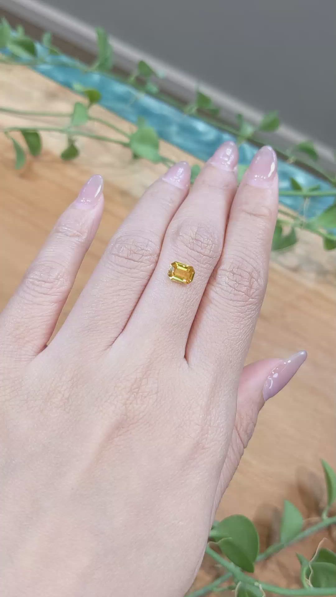 1.13 Ct. Yellow Sapphire from Ceylon (Sri Lanka) Size Video