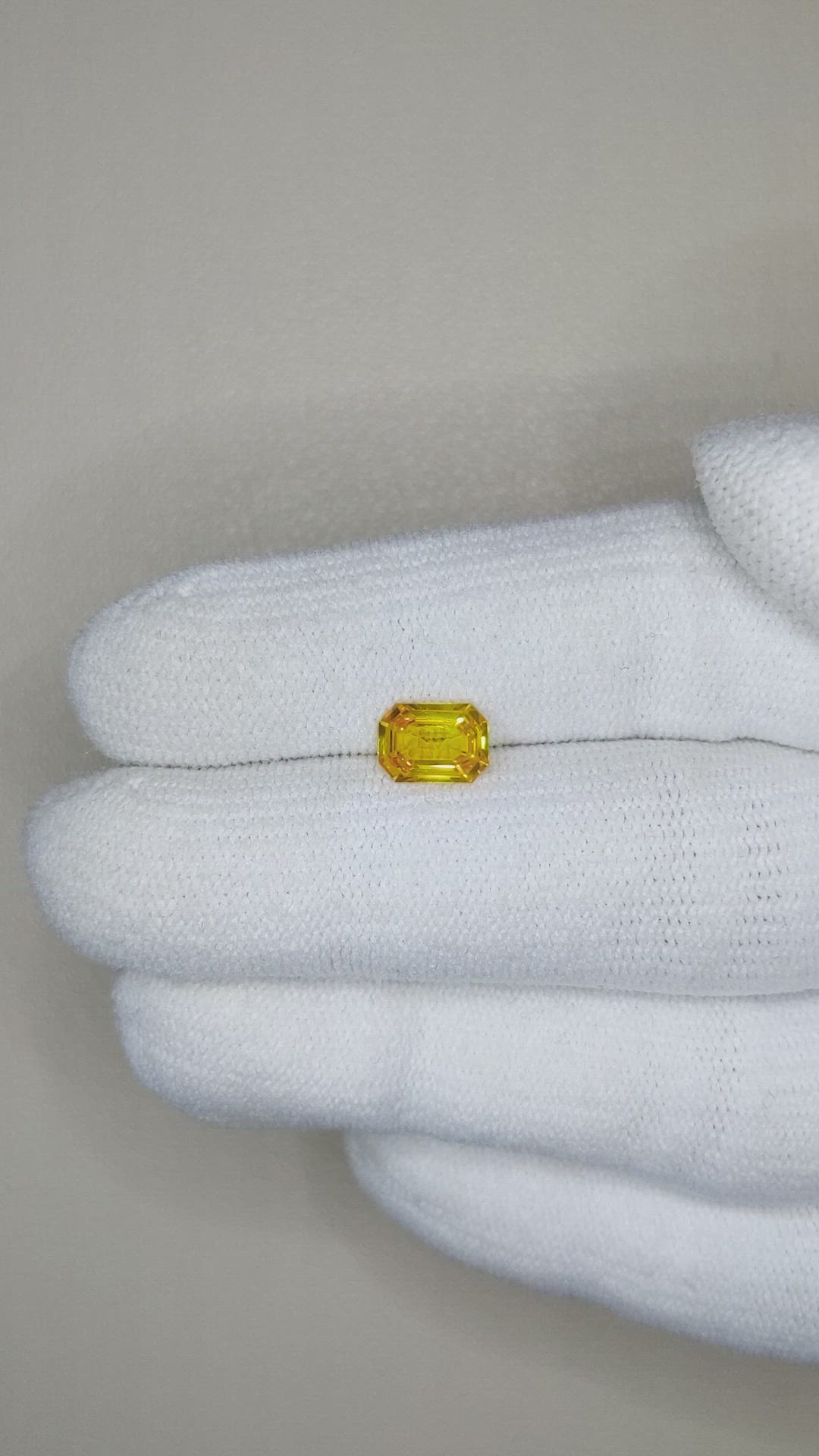 1.13 Ct. Yellow Sapphire from Ceylon (Sri Lanka) Size Video