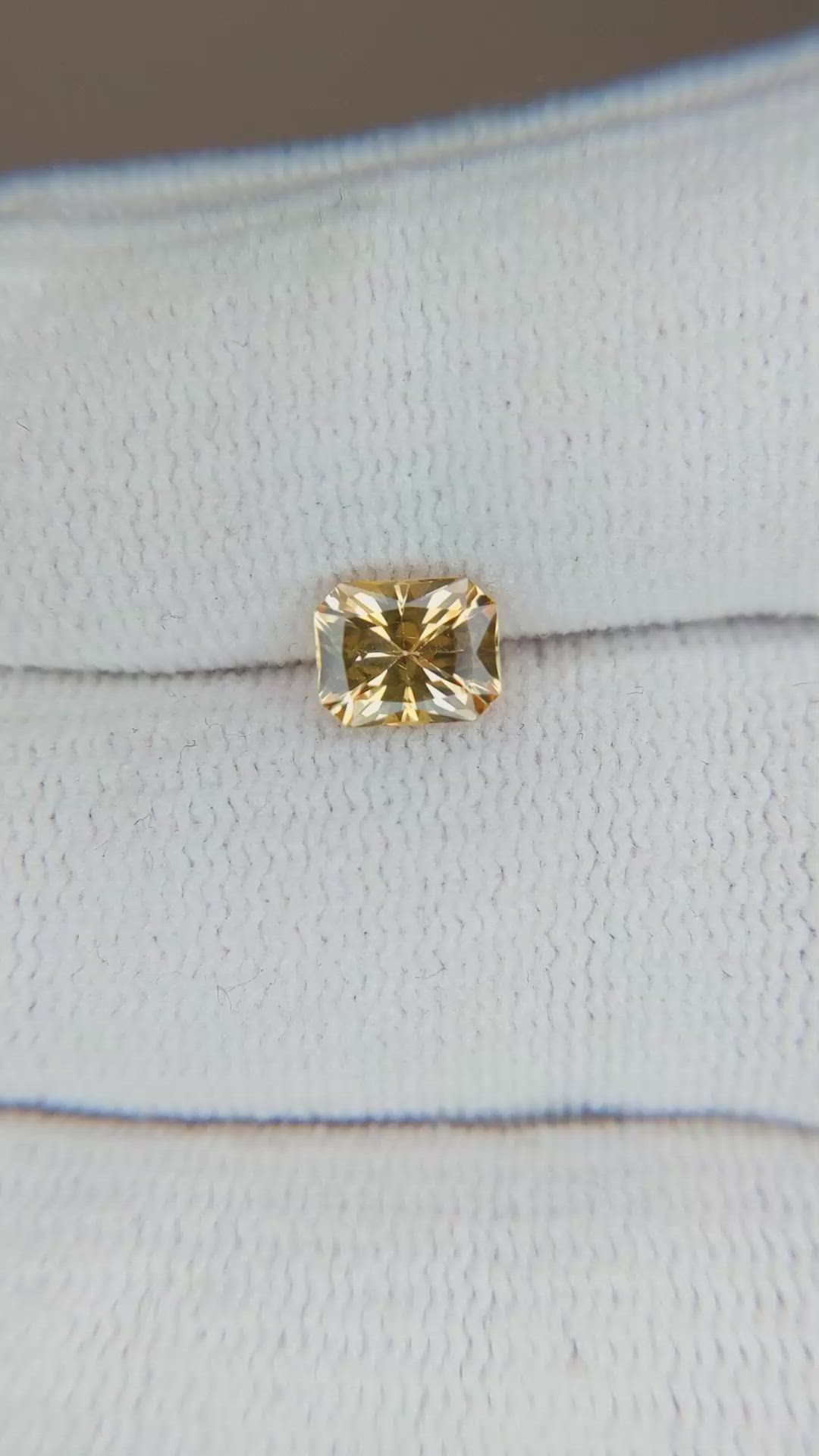 1.17 Ct. Yellowish Brown Sapphire from Ceylon (Sri Lanka) Size Video