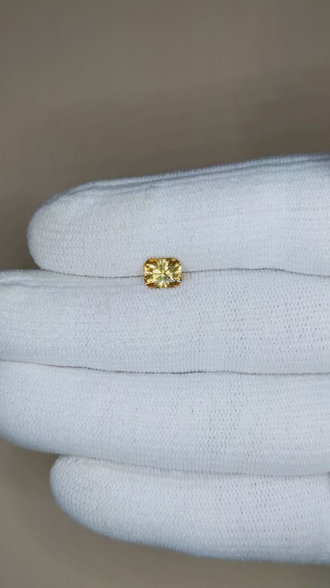 1.17 Ct. Yellowish Brown Sapphire from Ceylon (Sri Lanka) Size Video