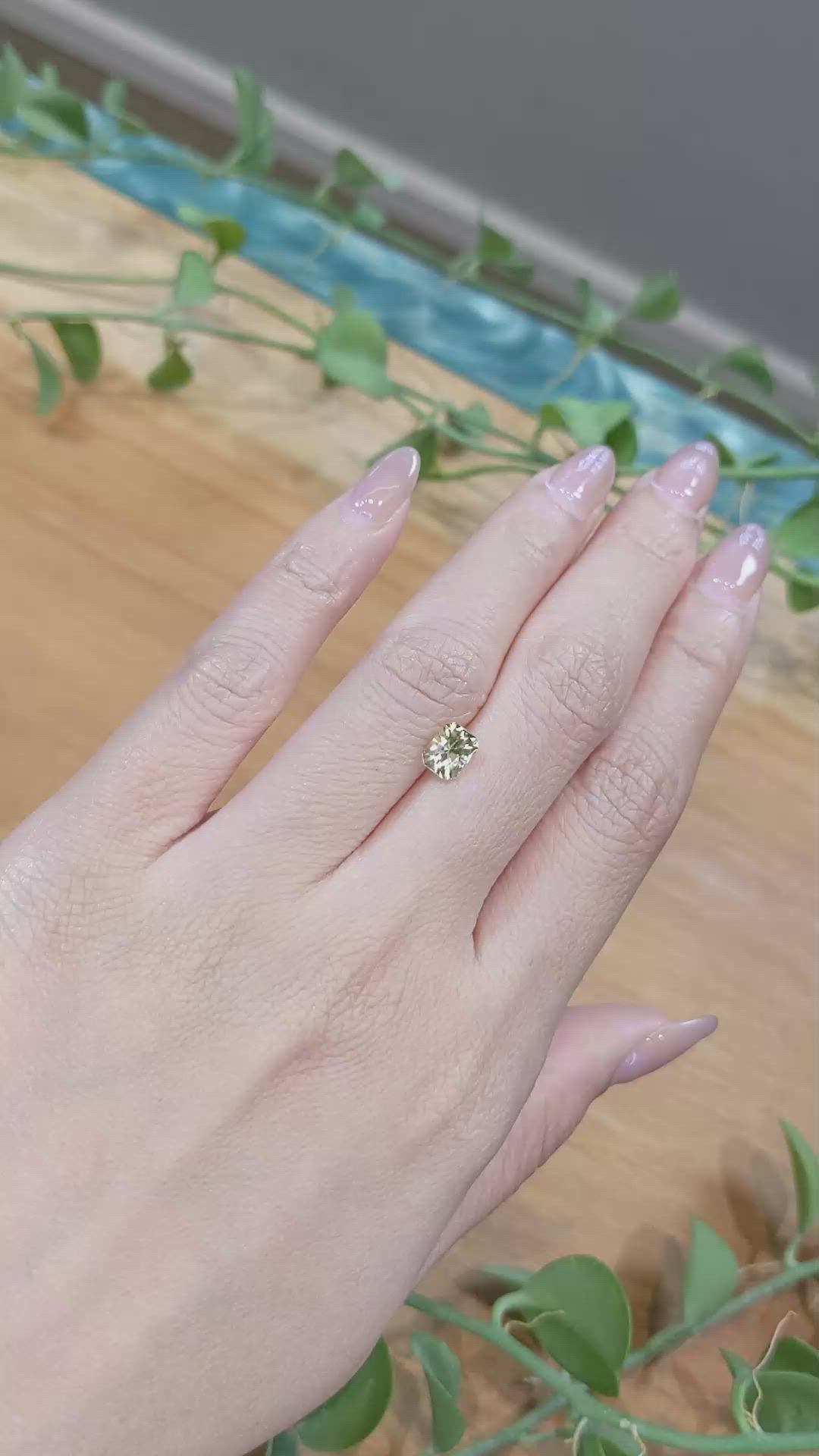 1.17 Ct. Yellowish Brown Sapphire from Ceylon (Sri Lanka) Size Video