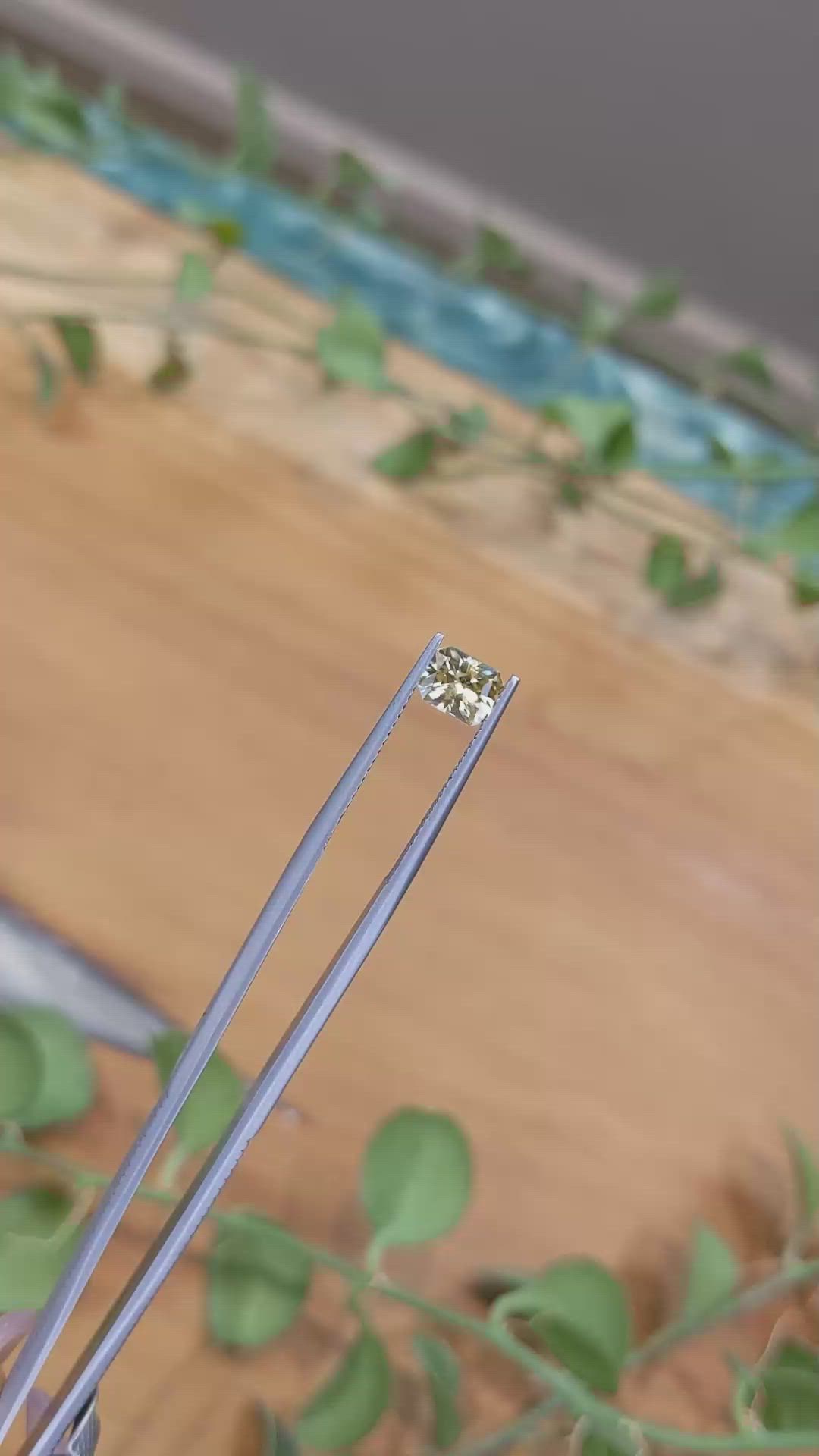 1.17 Ct. Yellowish Brown Sapphire from Ceylon (Sri Lanka) Size Video