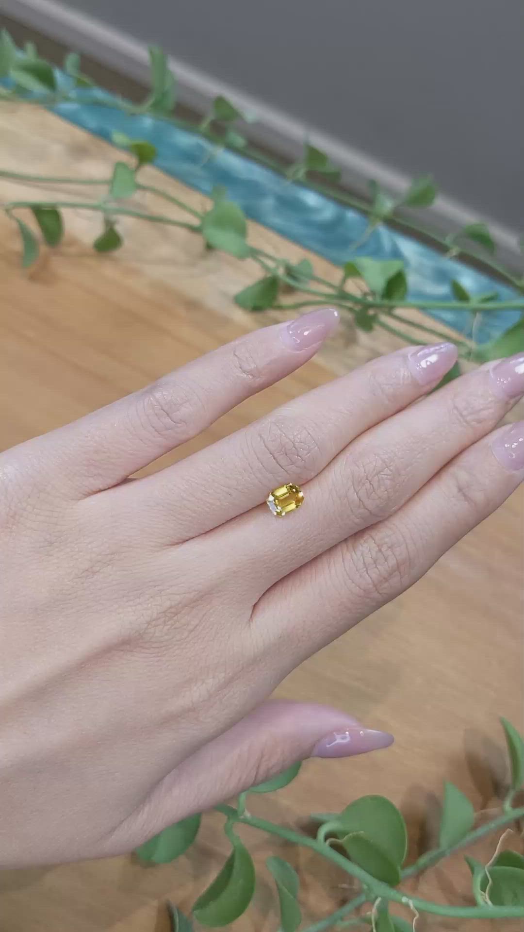 1.18 Ct. Orangish Yellow Sapphire from Ceylon (Sri Lanka) Size Video