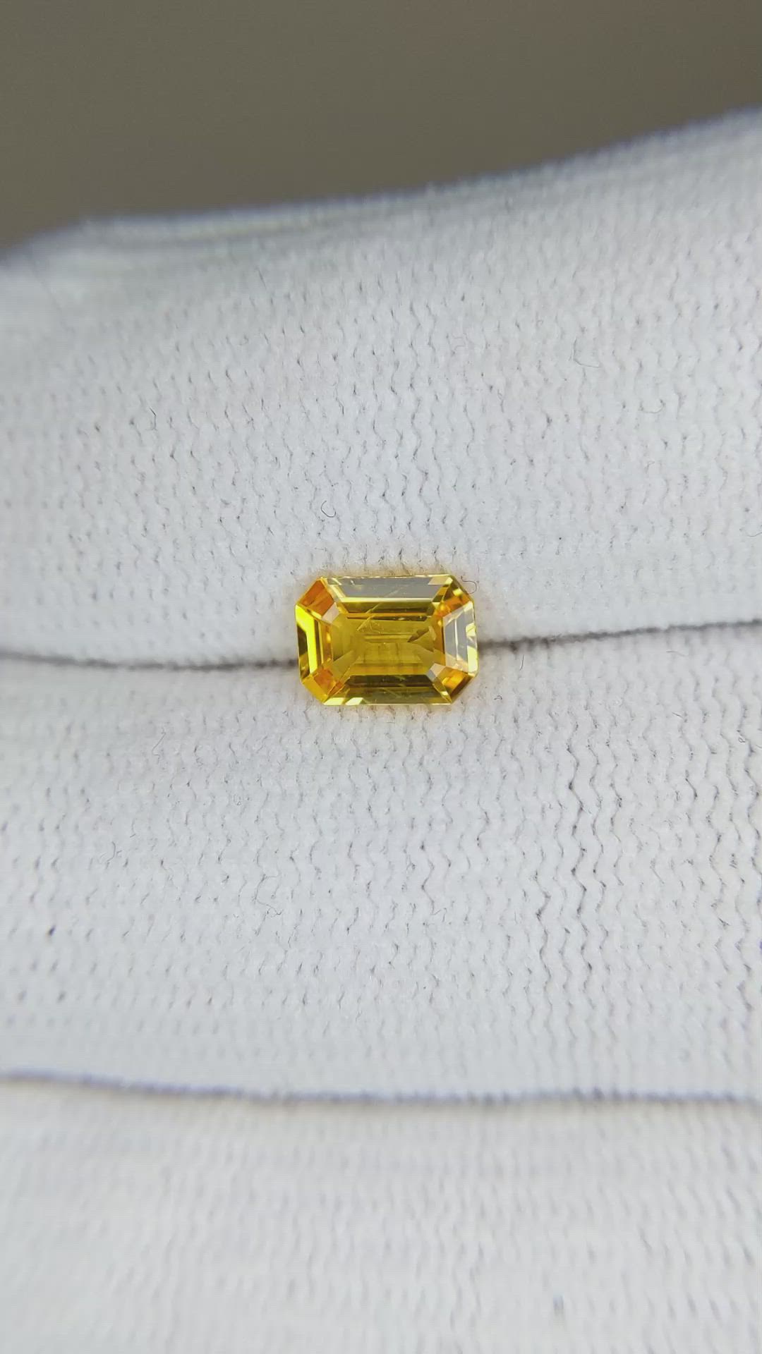 1.03 Ct. Yellow Sapphire from Ceylon (Sri Lanka) Size Video