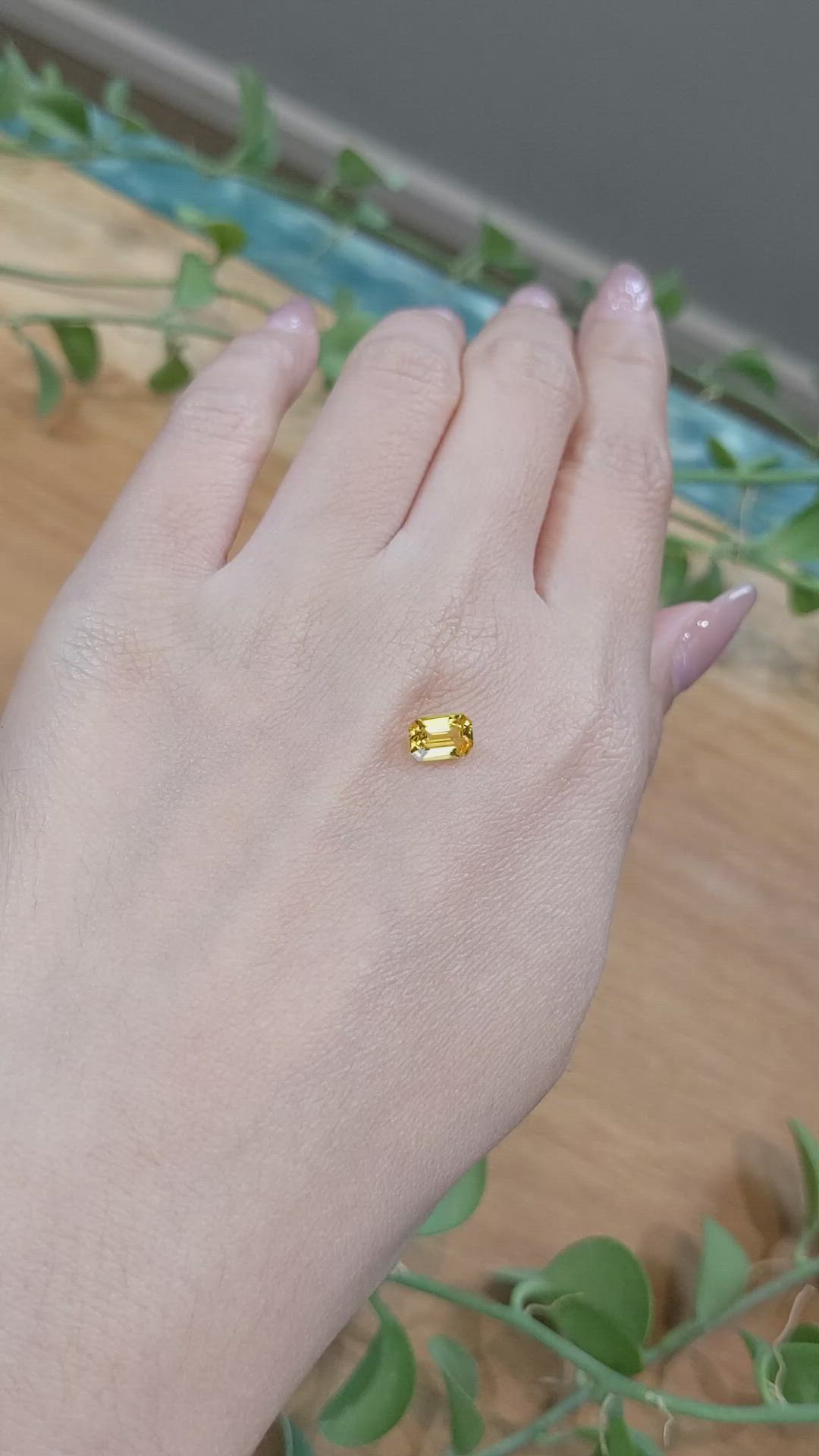 1.08 Ct. Orangish Yellow Sapphire from Ceylon (Sri Lanka) Size Video