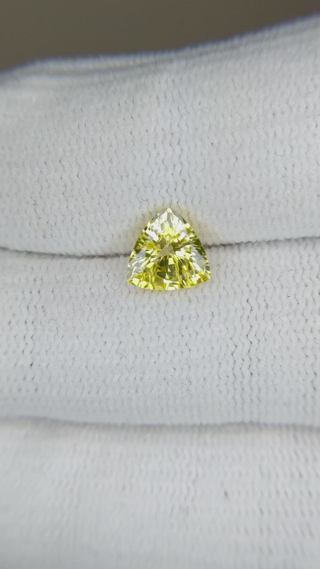 1.50 Ct. Yellow Sapphire from Ceylon (Sri Lanka) Size Video