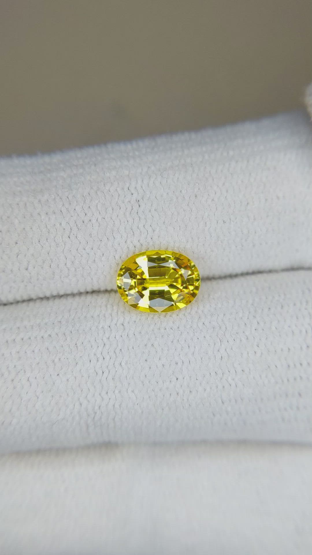 1.43 Ct. Yellow Sapphire from Ceylon (Sri Lanka) Size Video
