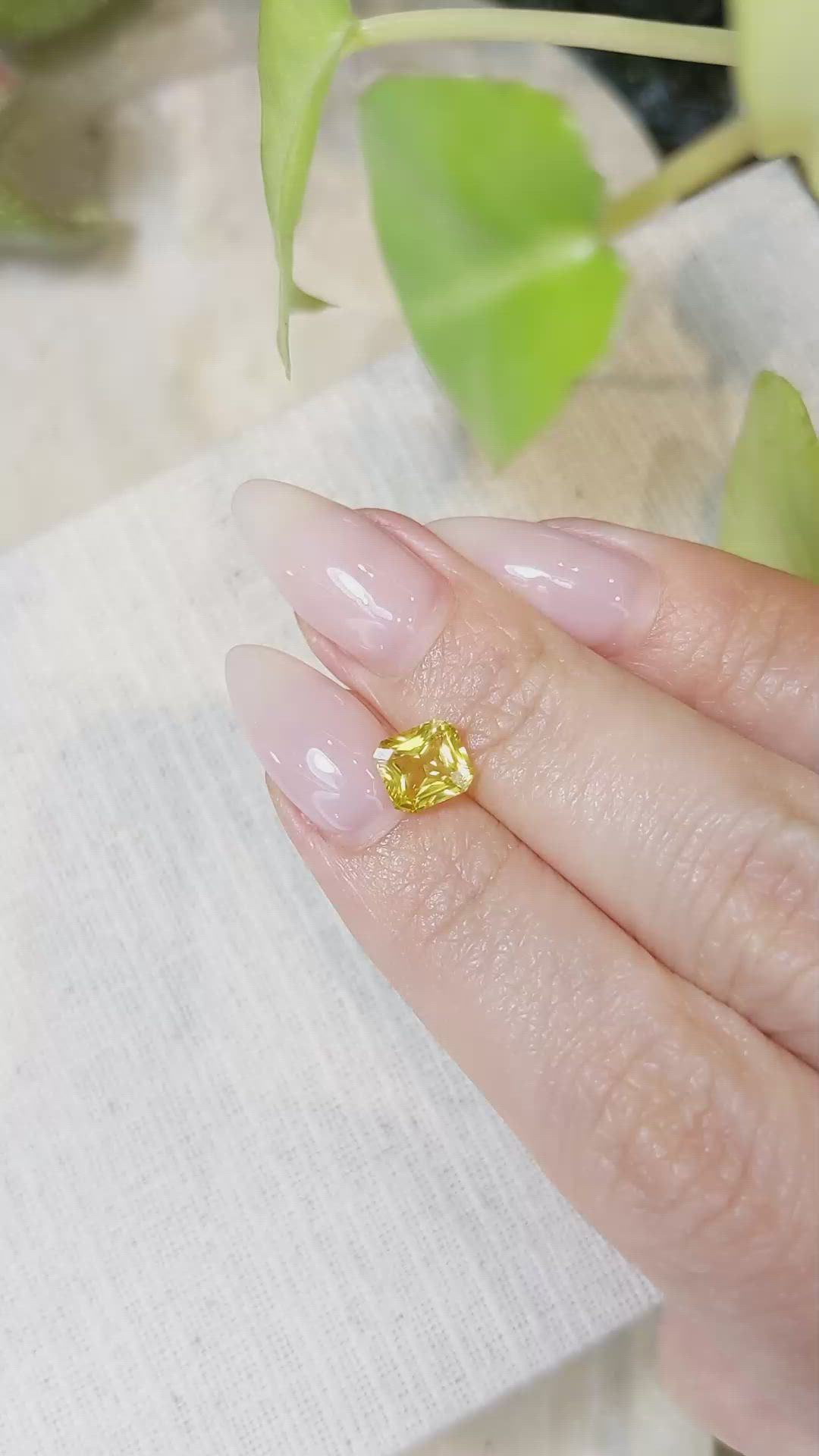 1.52 Ct. Yellow Sapphire from Ceylon (Sri Lanka) Size Video