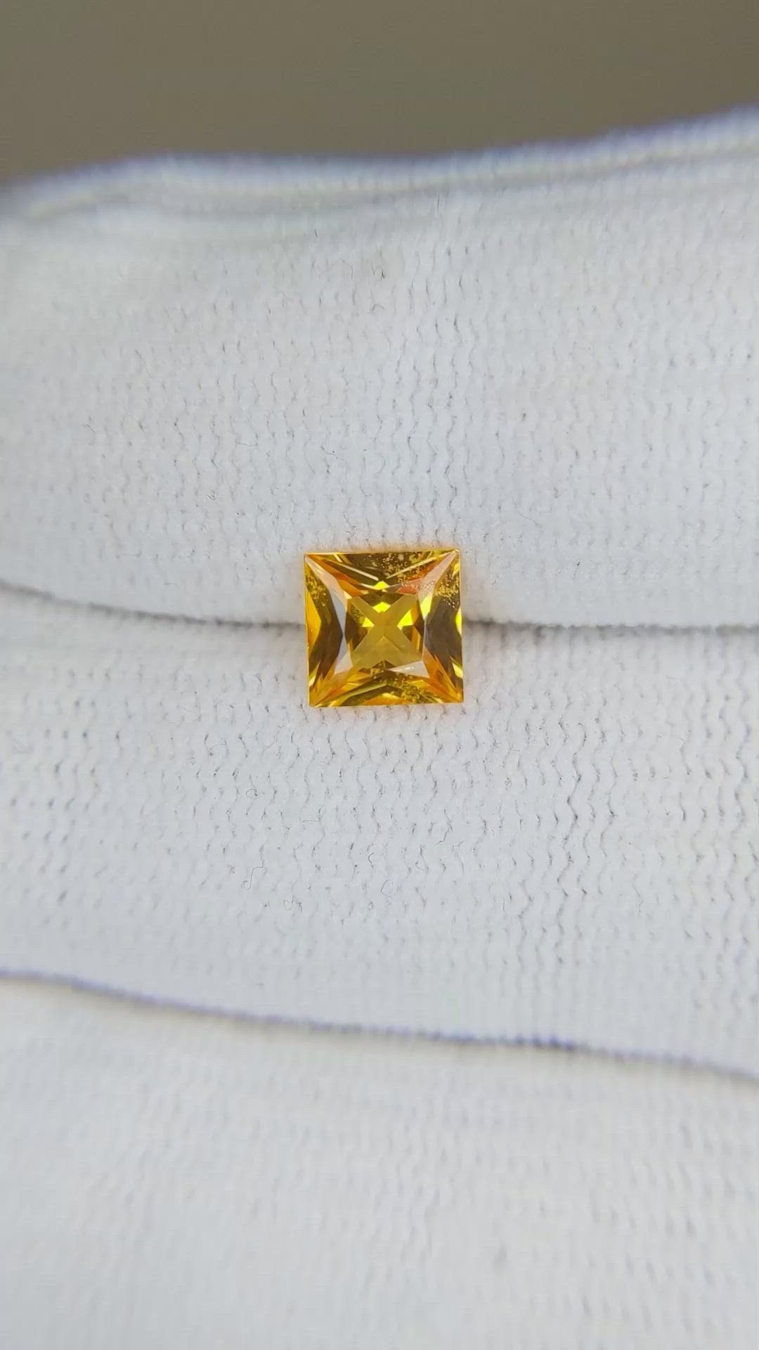 1.13 Ct. Yellowish Orange Sapphire from Ceylon (Sri Lanka) Size Video