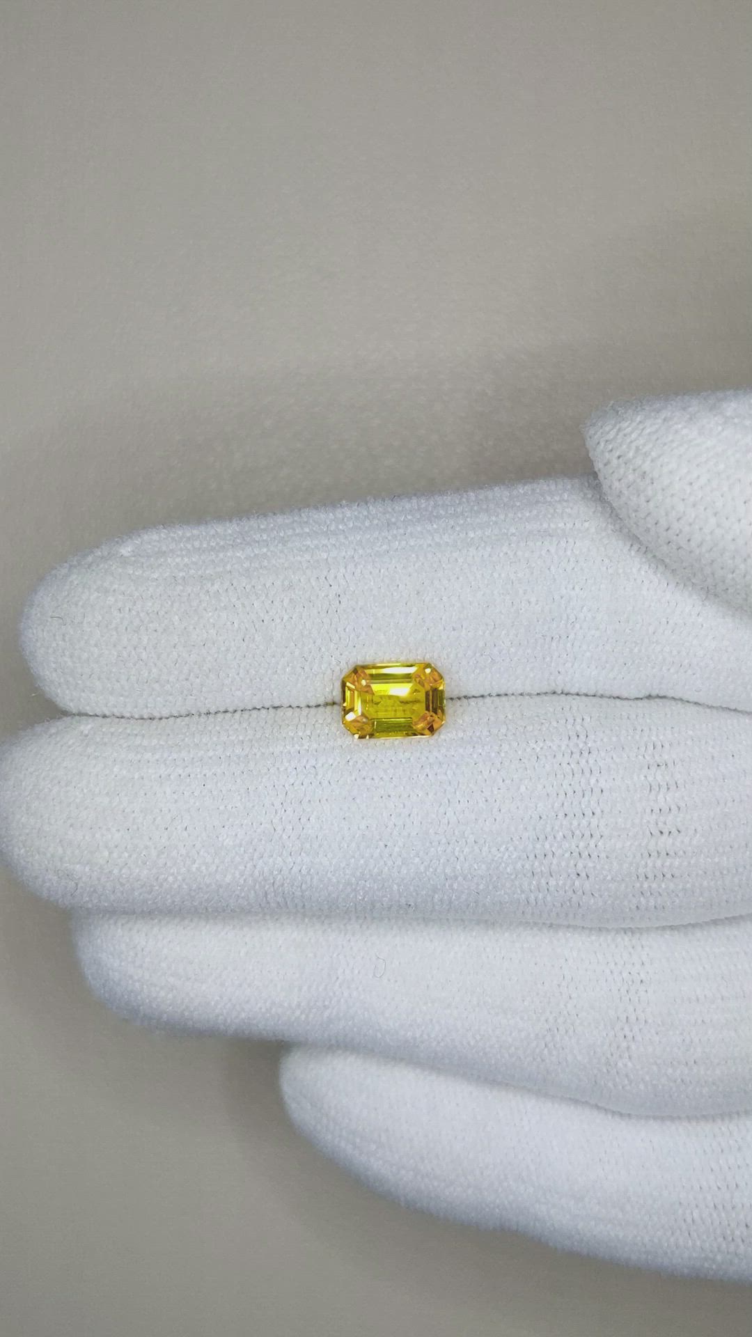 1.21 Ct. Yellow Sapphire from Ceylon (Sri Lanka) Size Video