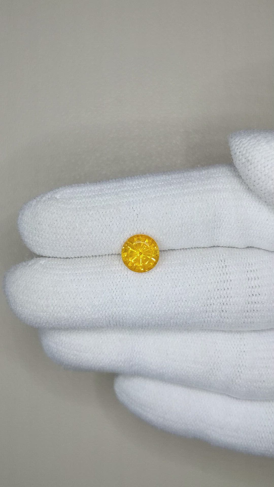 1.72 Ct. Yellowish Orange Sapphire from Ceylon (Sri Lanka) Size Video