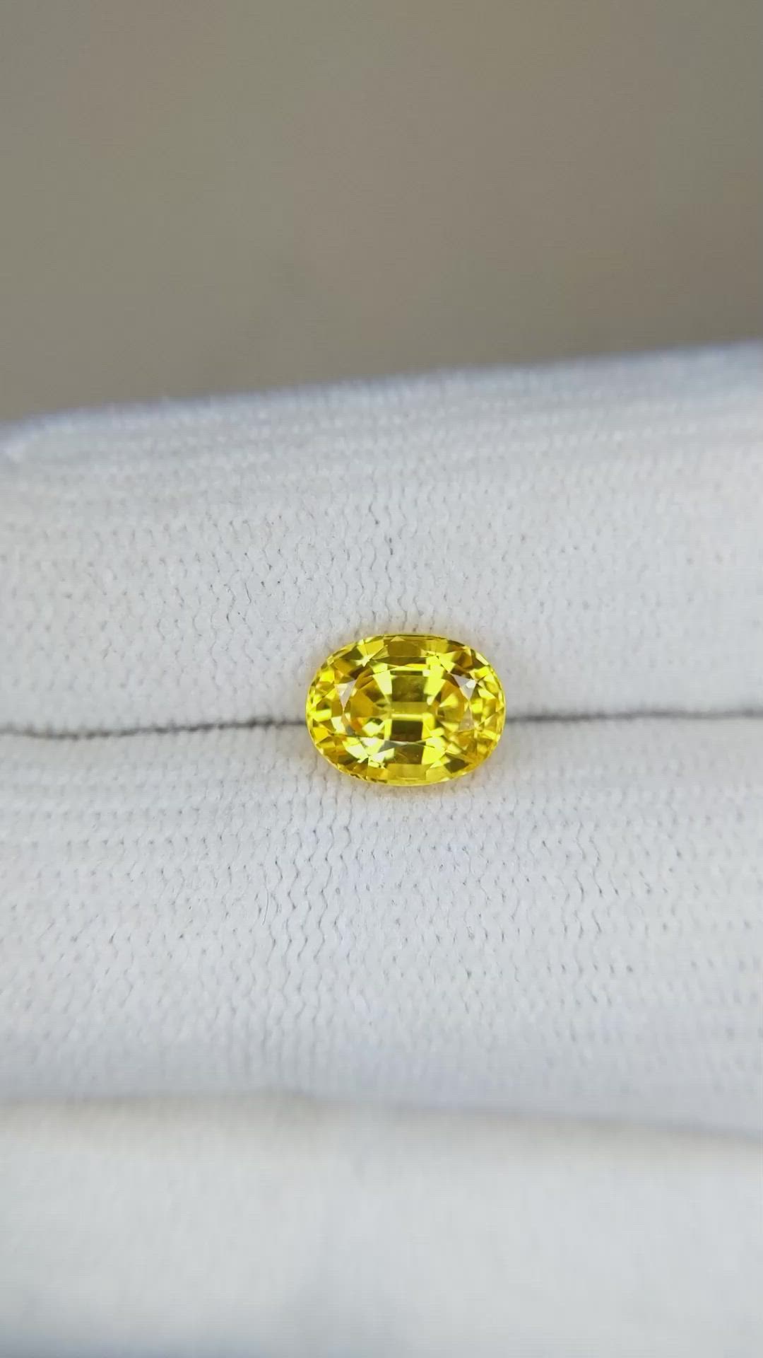 1.83 Ct. Yellow Sapphire from Ceylon (Sri Lanka) Size Video