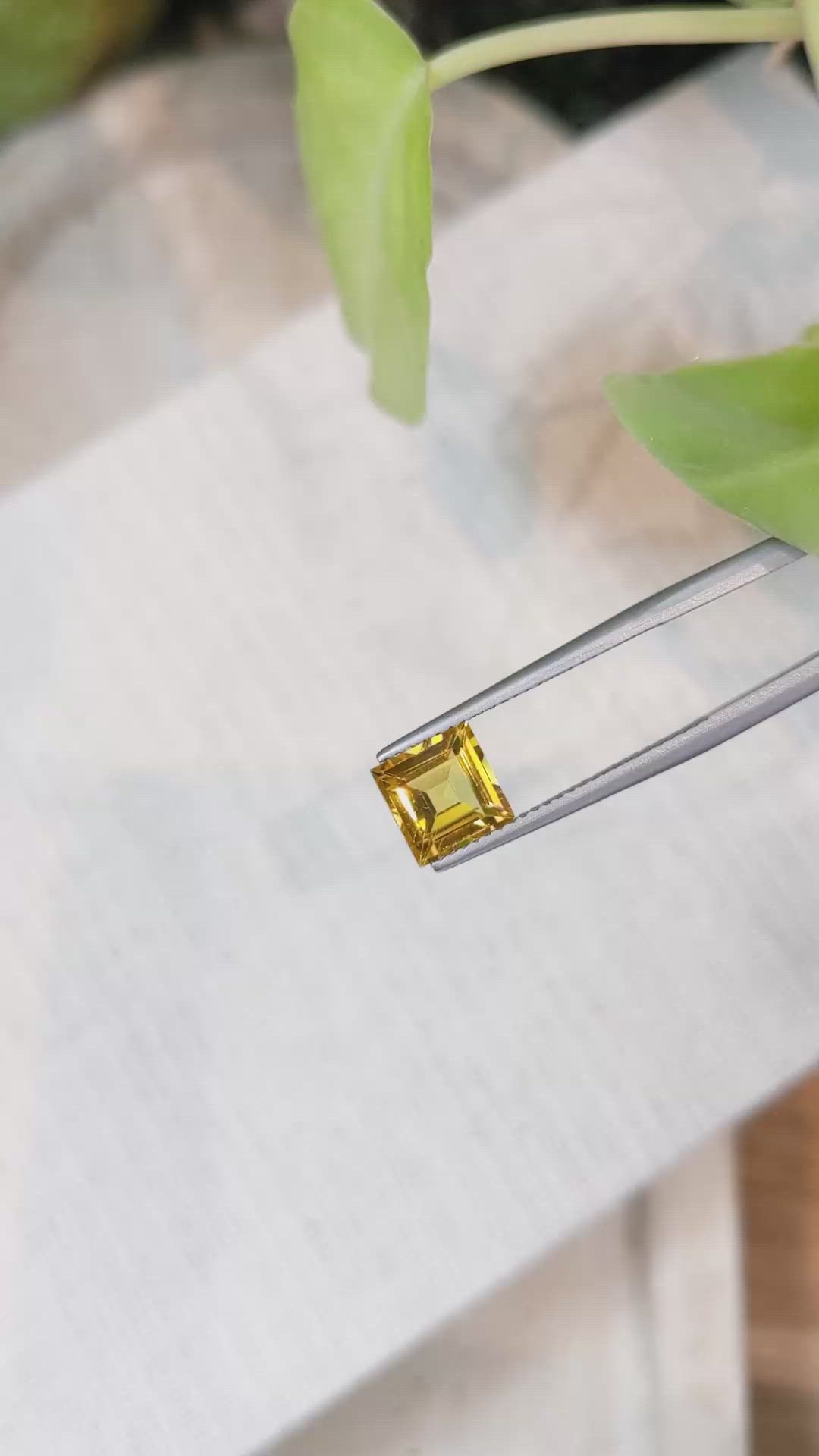 2.07 Ct. Orangish Yellow Sapphire from Ceylon (Sri Lanka) Size Video