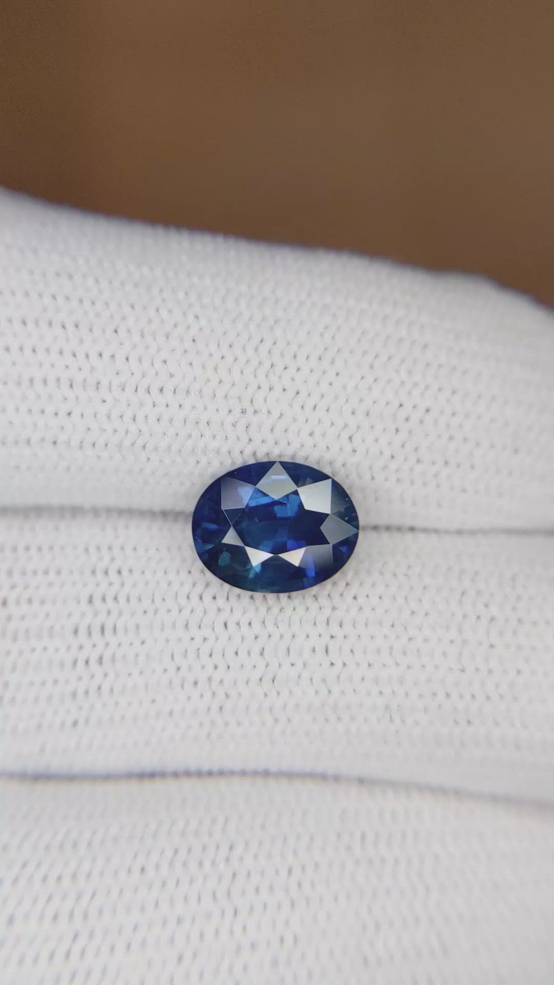 2.26 Ct. Blue Sapphire from Ceylon (Sri Lanka) Size Video