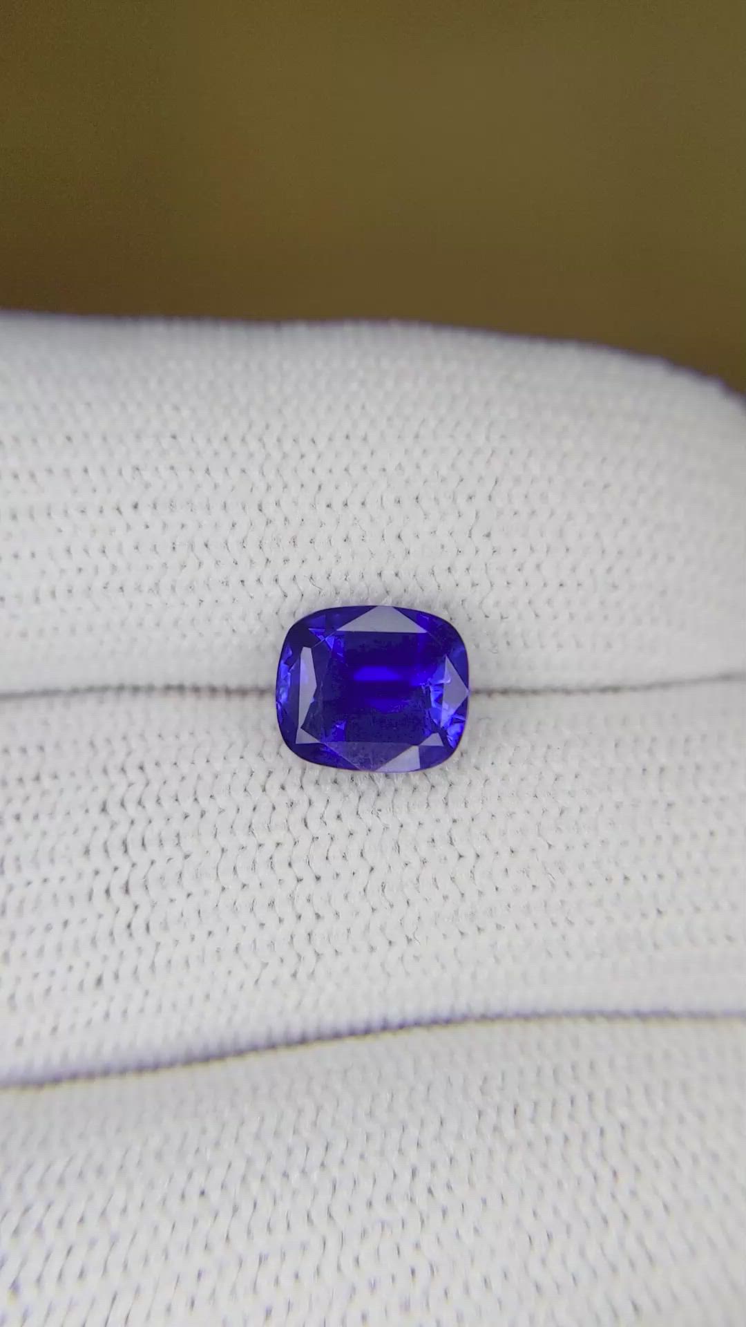 2.16 Ct. Blue Sapphire from Ceylon (Sri Lanka) Size Video