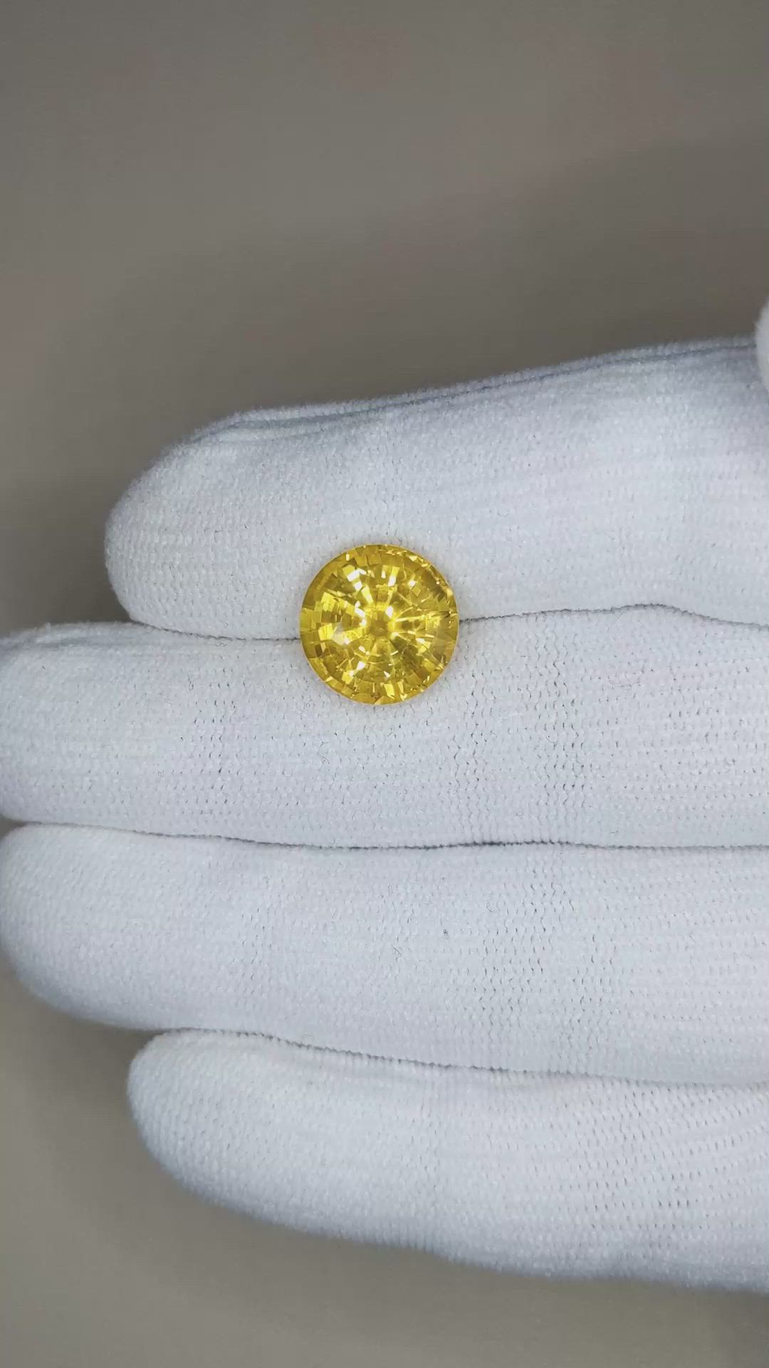 8.11 Ct. Orangish Yellow Sapphire from Ceylon (Sri Lanka) Size Video