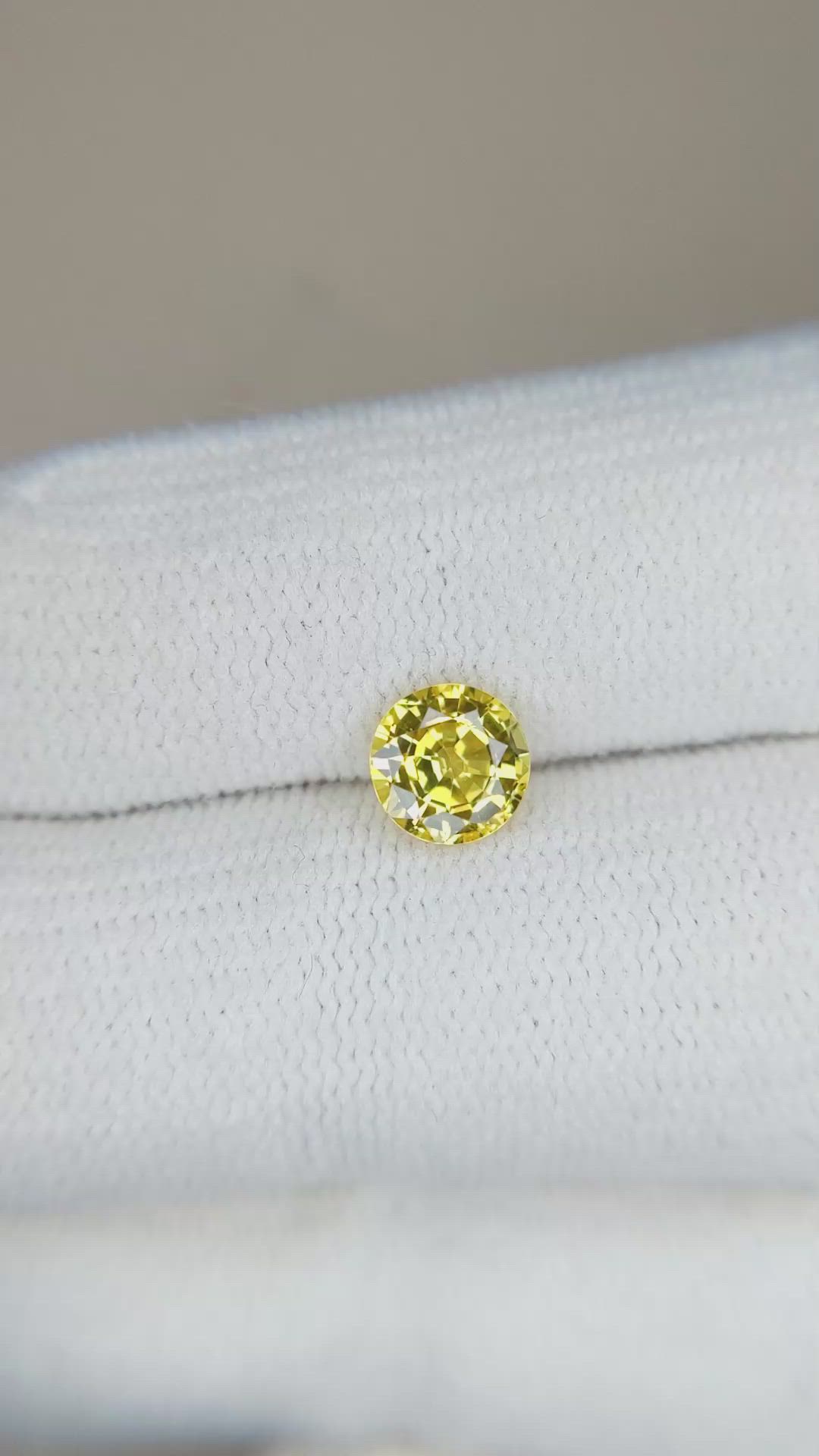 0.91 Ct. Yellow Sapphire from Ceylon (Sri Lanka) Size Video