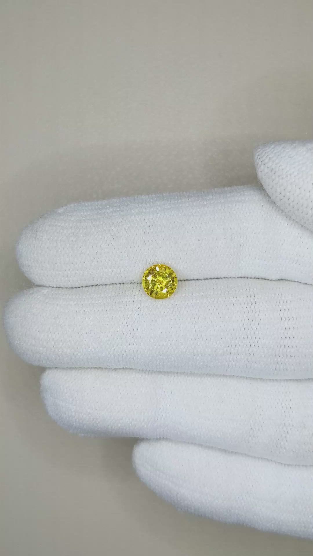 1.01 Ct. Yellow Sapphire from Ceylon (Sri Lanka) Size Video