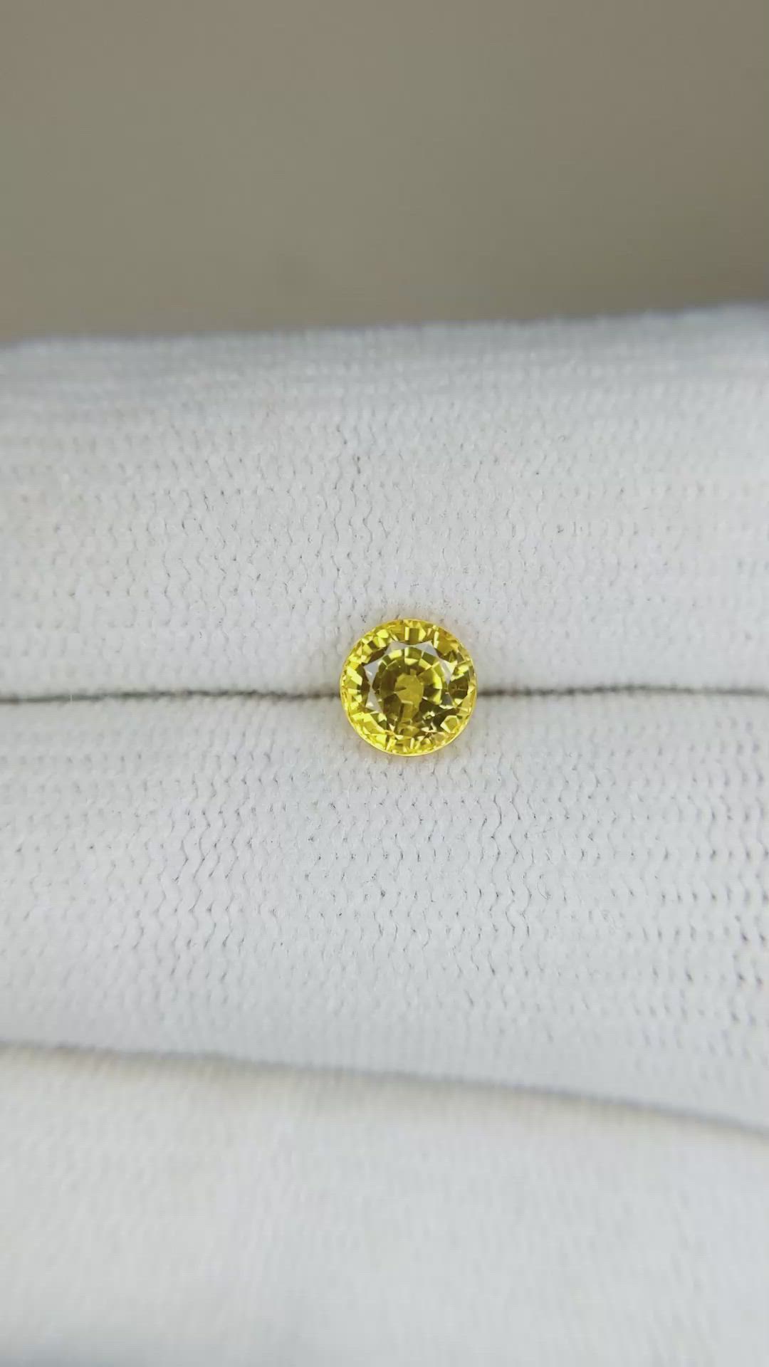 0.86 Ct. Yellow Sapphire from Ceylon (Sri Lanka) Size Video
