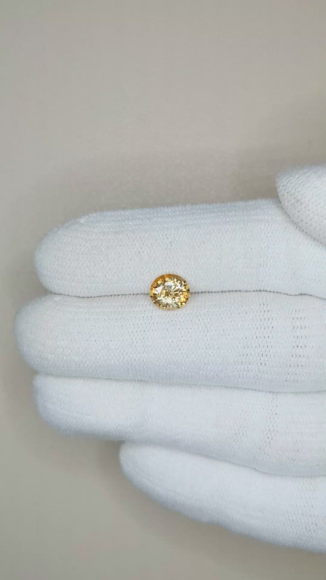 1.13 Ct. Yellowish Orange Sapphire from Ceylon (Sri Lanka) Size Video