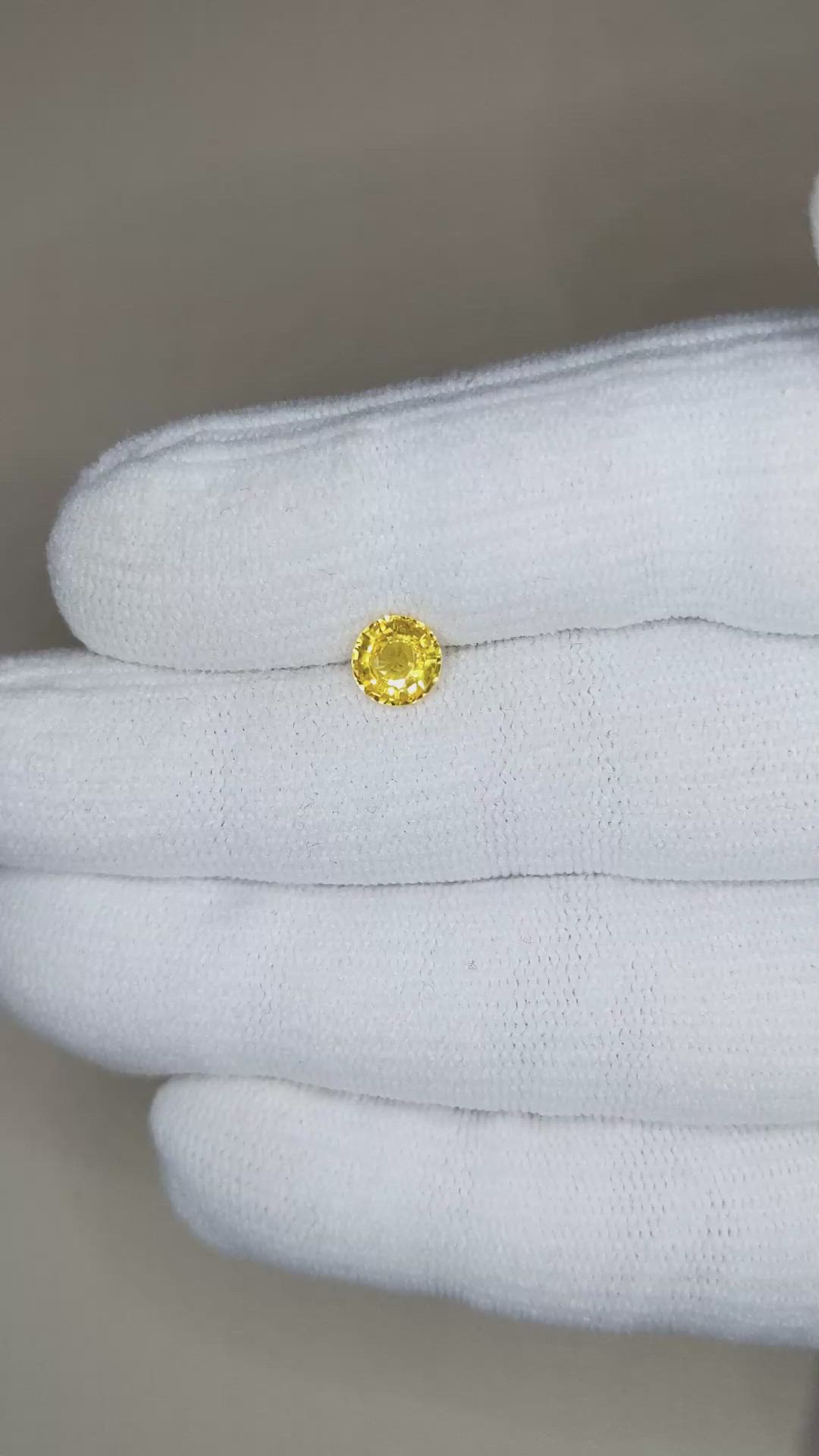 0.92 Ct. Yellow Sapphire from Ceylon (Sri Lanka) Size Video