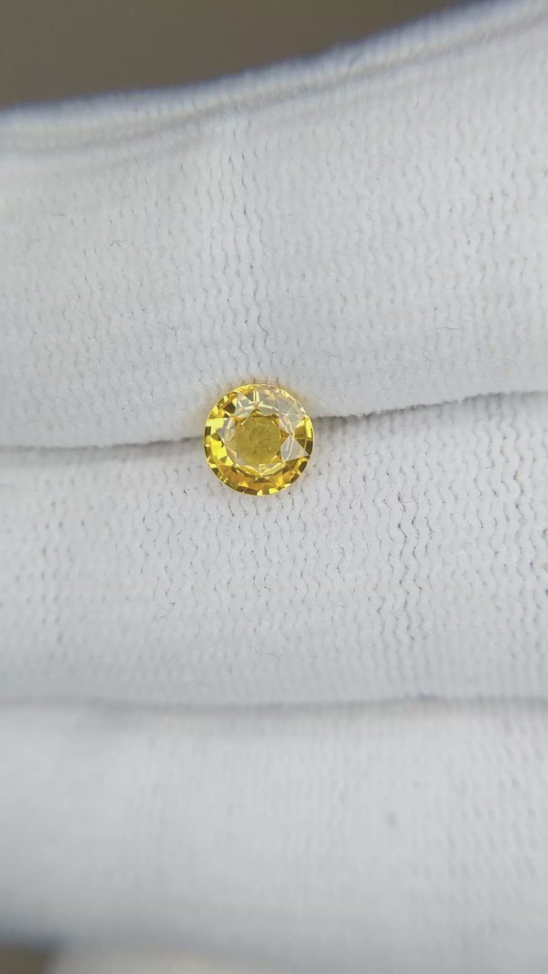 0.92 Ct. Yellow Sapphire from Ceylon (Sri Lanka) Size Video