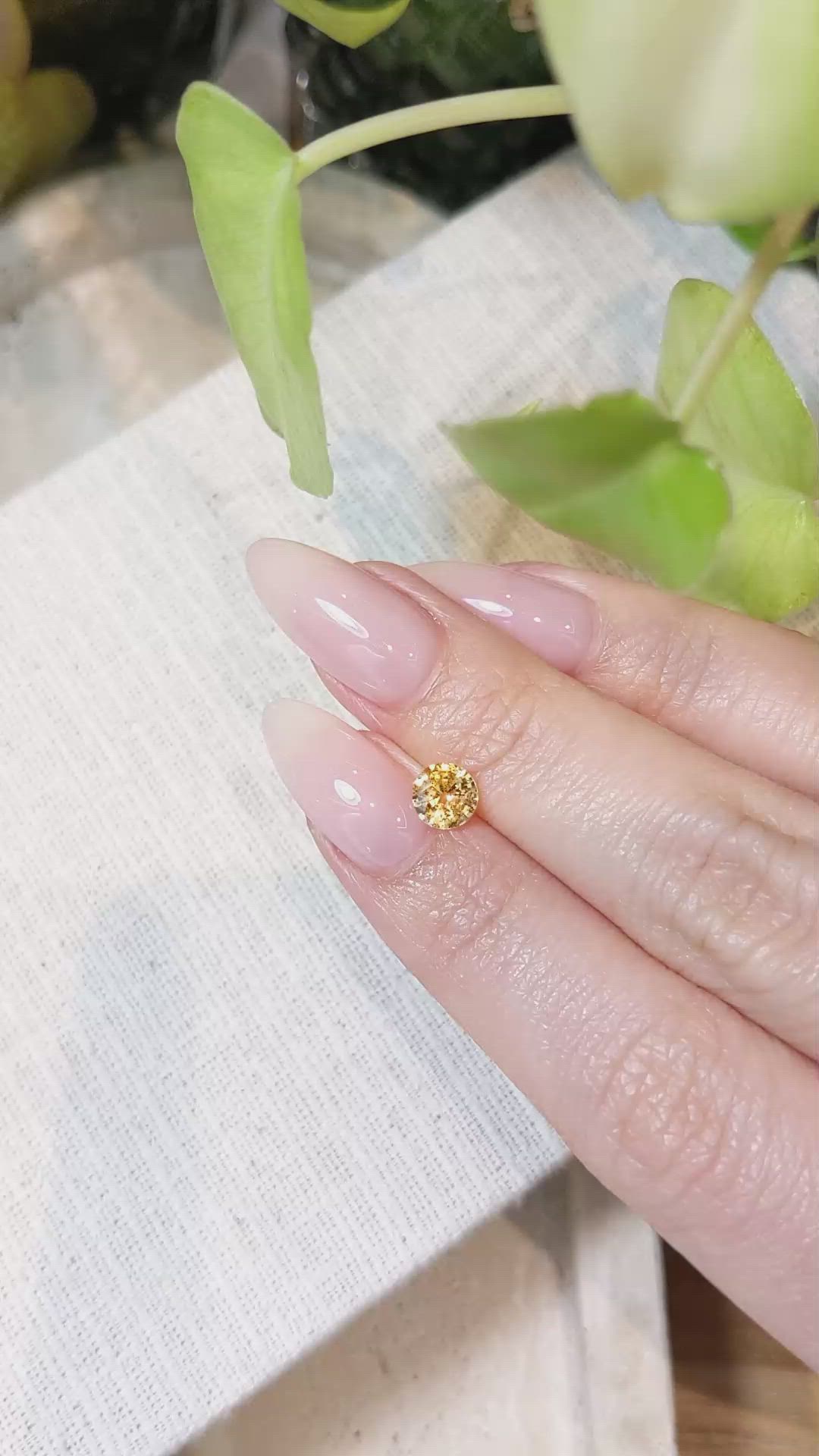 0.80 Ct. Orangish Yellow Sapphire from Ceylon (Sri Lanka) Size Video