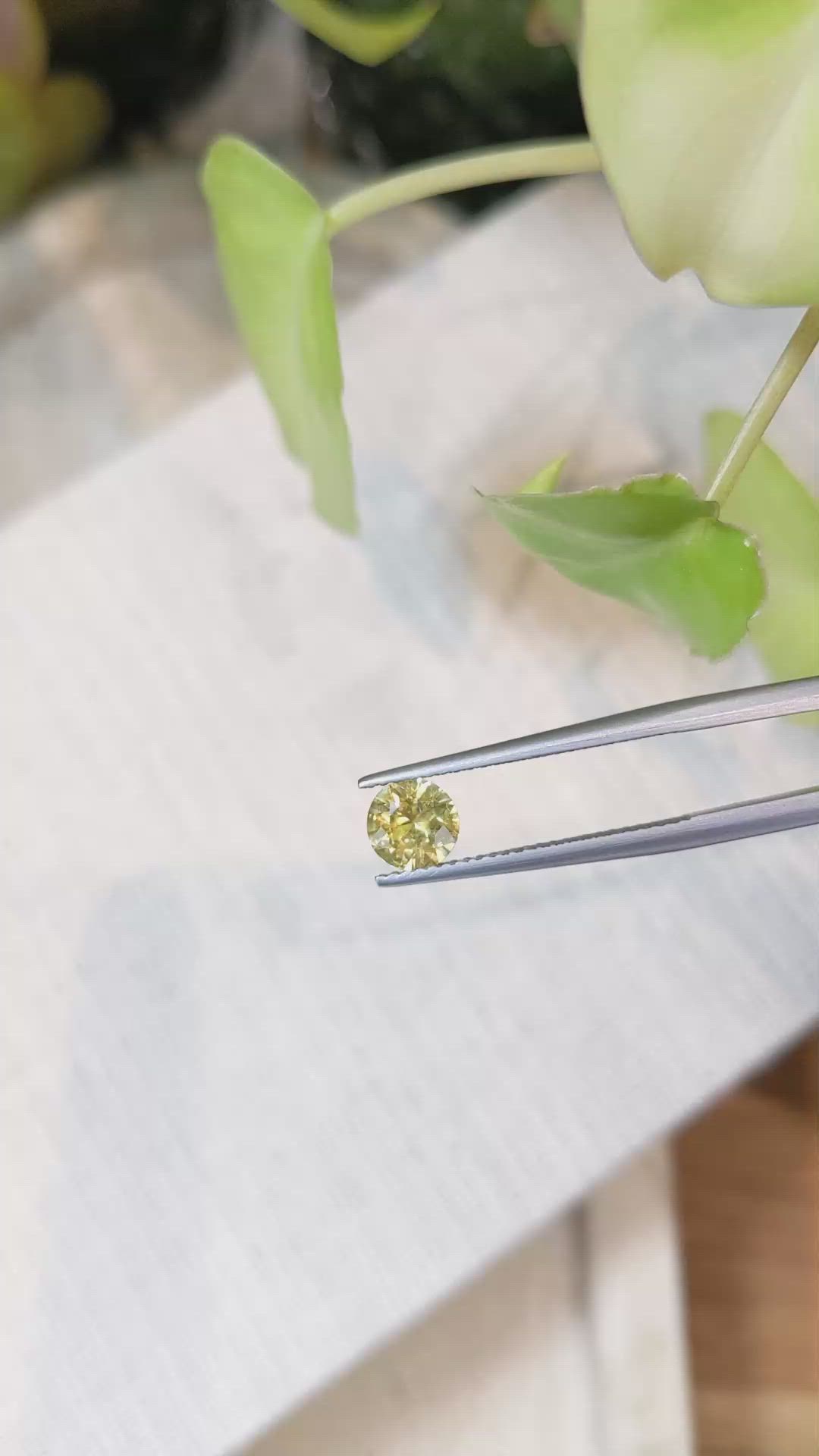 0.92 Ct. Yellow Sapphire from Ceylon (Sri Lanka) Size Video
