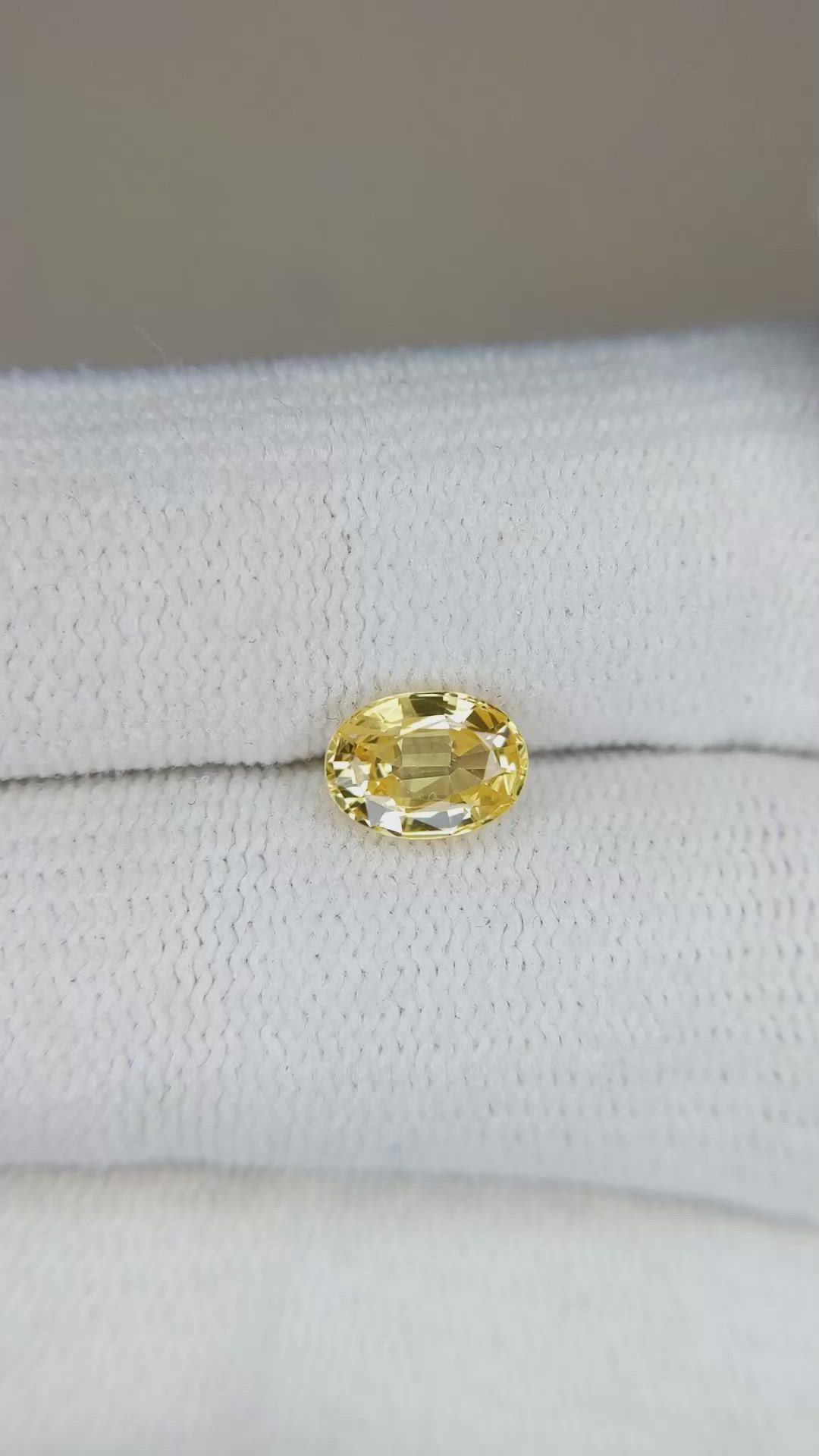 1.15 Ct. Yellow Sapphire from Ceylon (Sri Lanka) Size Video