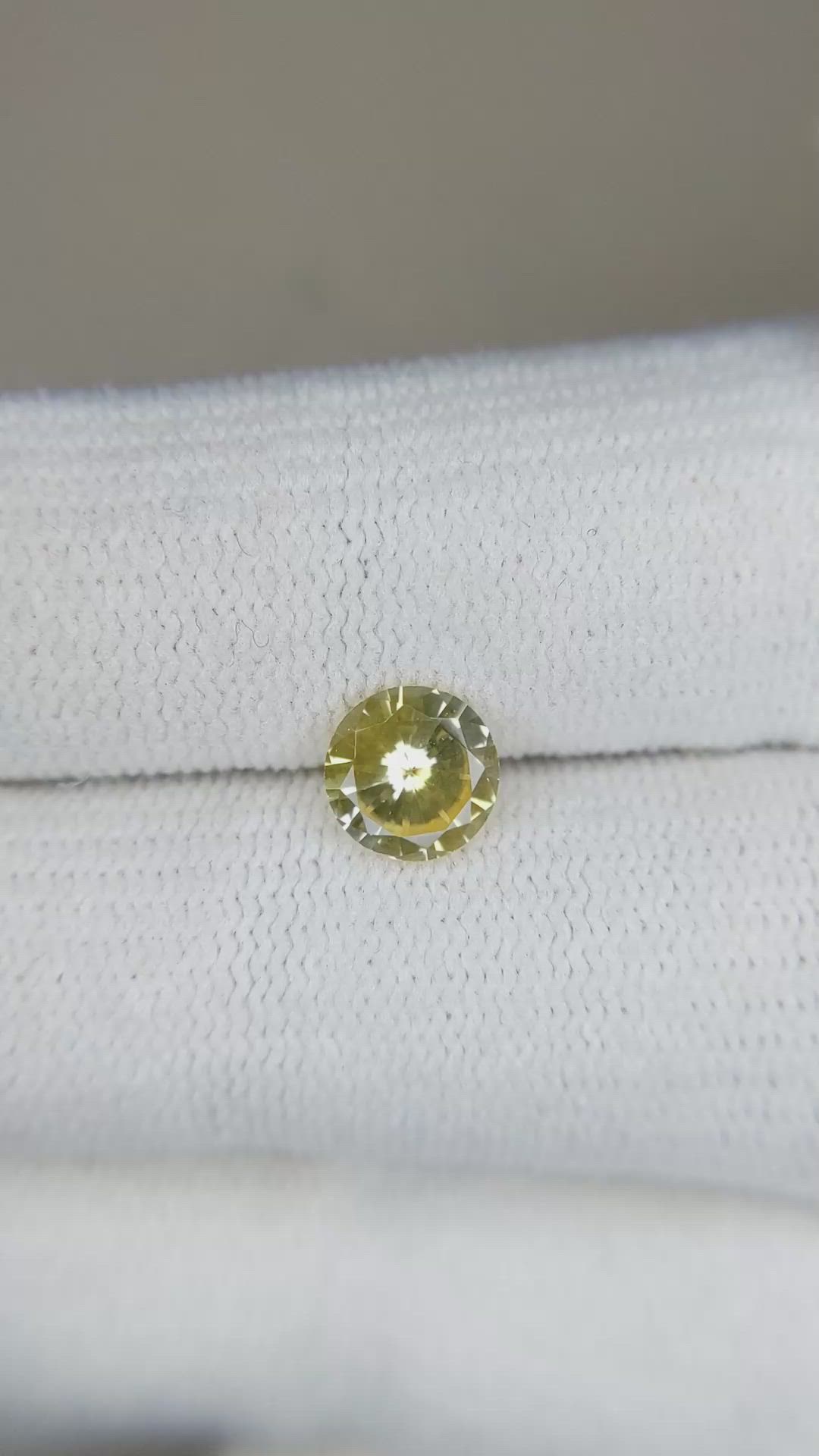 0.93 Ct. Yellow Sapphire from Ceylon (Sri Lanka) Size Video