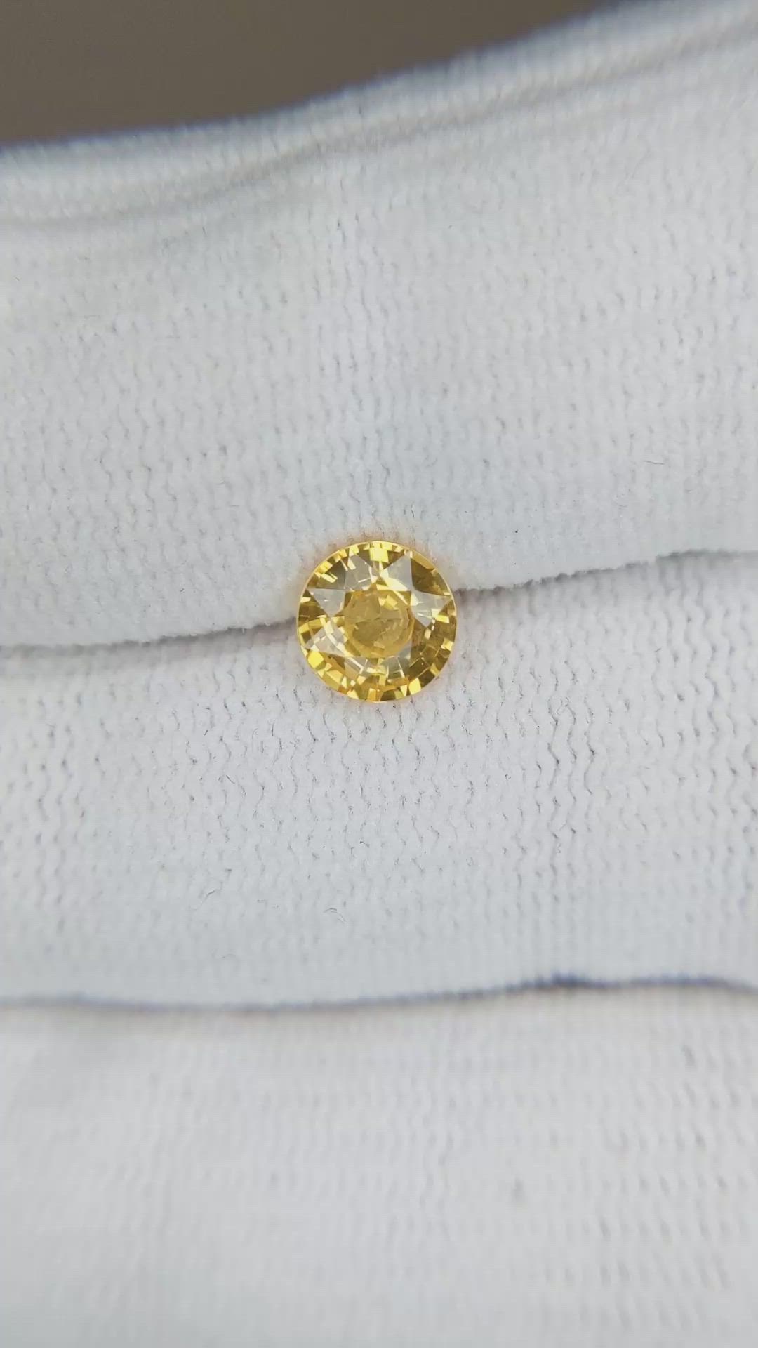 1.00 Ct. Orangish Yellow Sapphire from Ceylon (Sri Lanka) Size Video