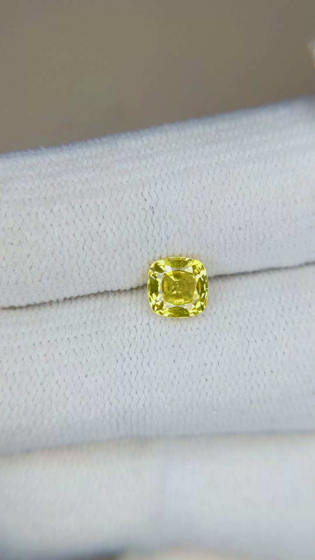0.95 Ct. Yellow Sapphire from Ceylon (Sri Lanka) Size Video