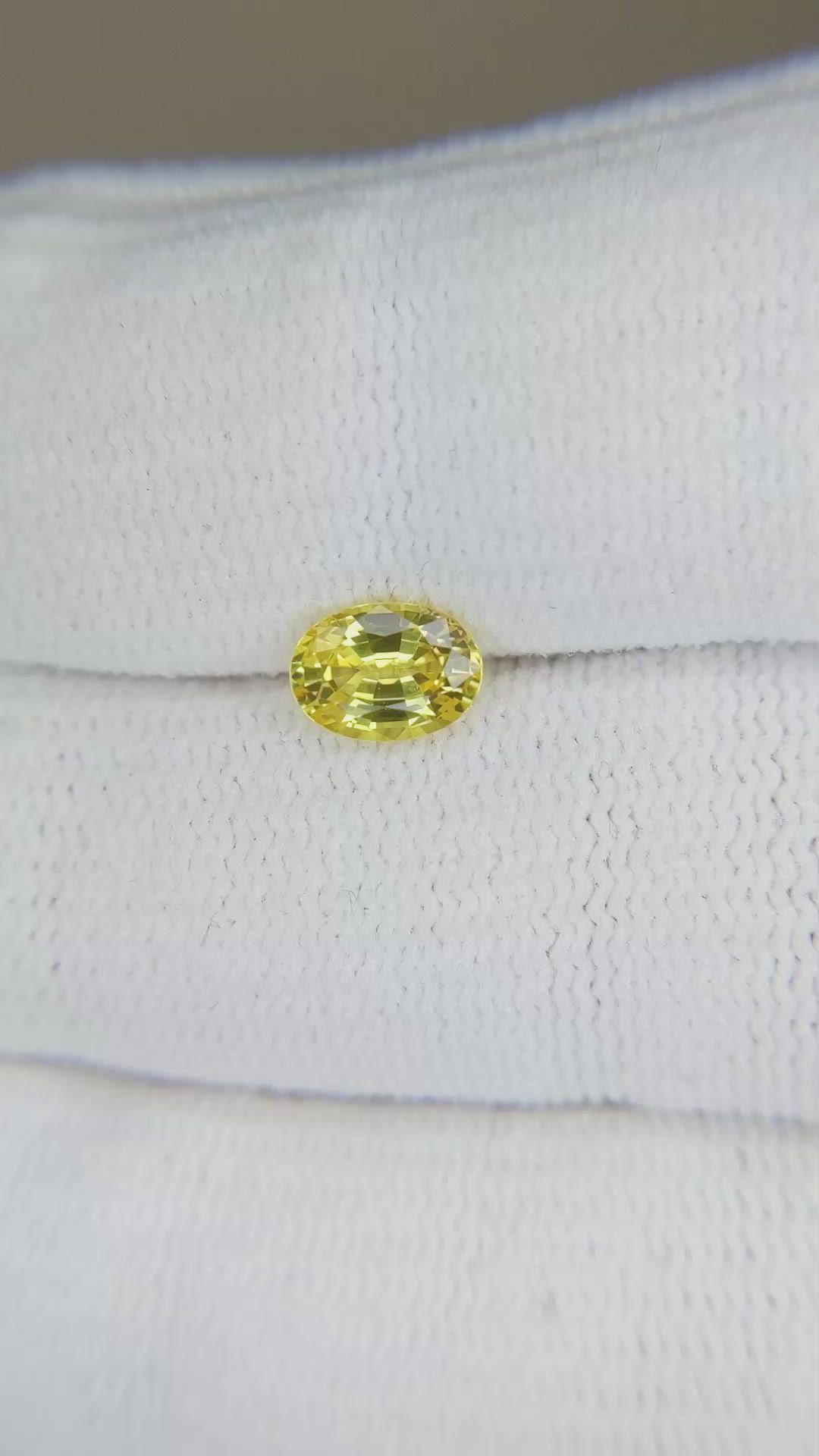 0.90 Ct. Yellow Sapphire from Ceylon (Sri Lanka) Size Video