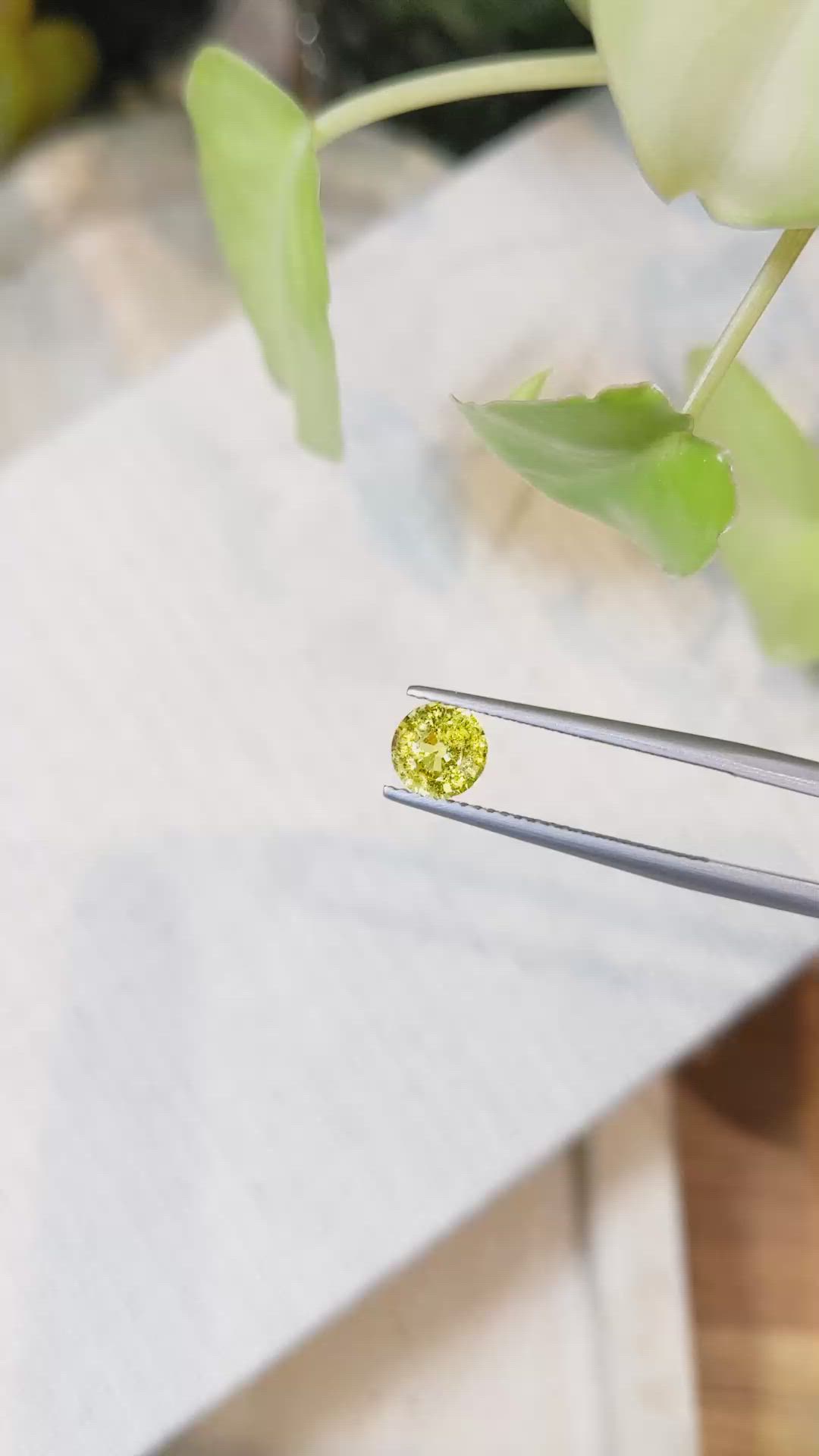 1.04 Ct. Yellow Sapphire from Ceylon (Sri Lanka) Size Video