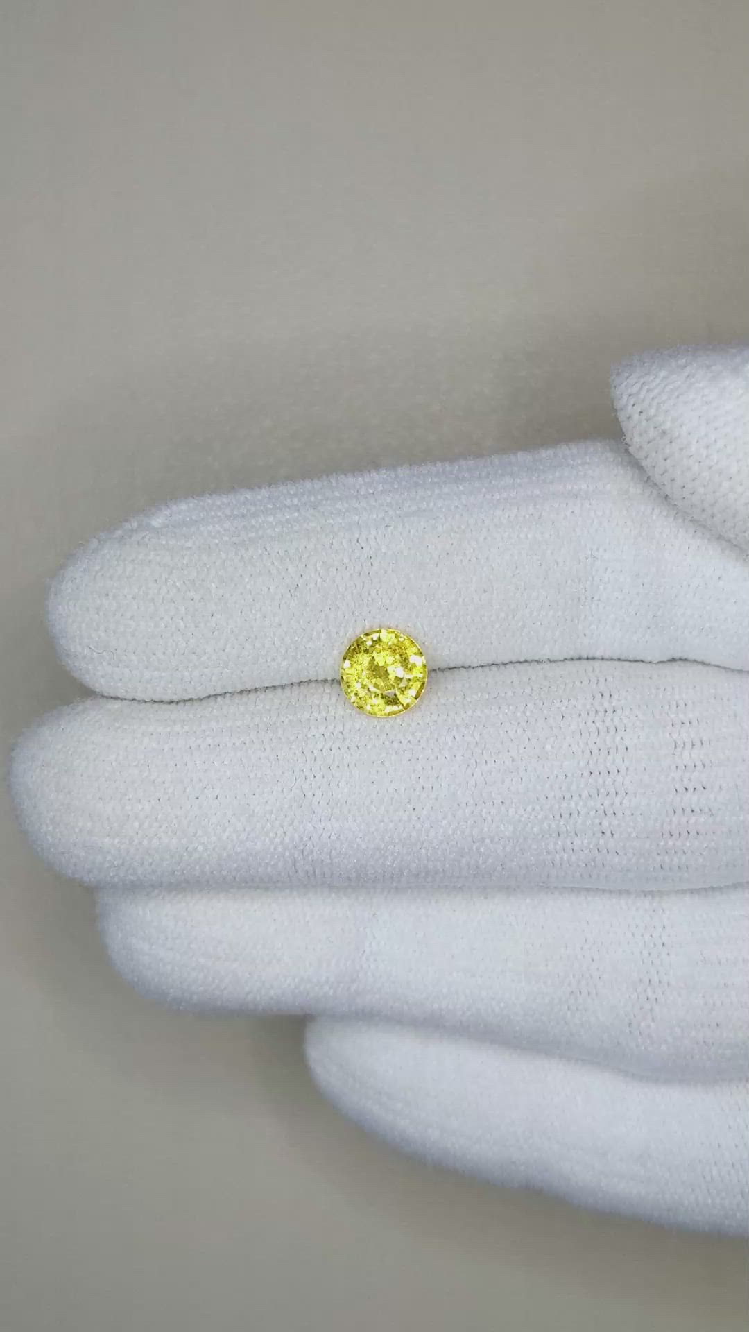 1.04 Ct. Yellow Sapphire from Ceylon (Sri Lanka) Size Video