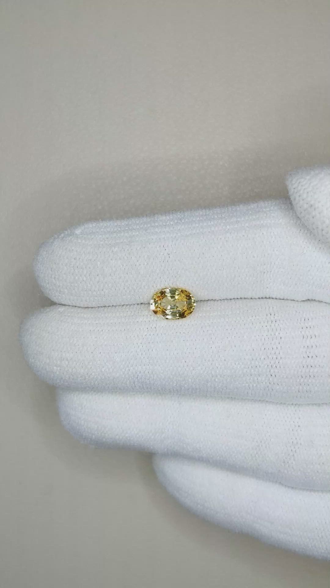 1.09 Ct. Yellowish Orange Sapphire from Ceylon (Sri Lanka) Size Video