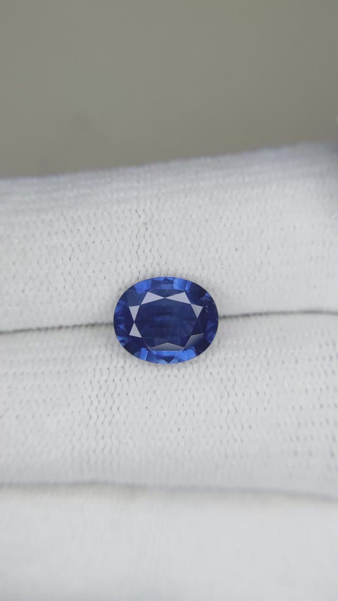 2.45 Ct. Blue Sapphire from Ceylon (Sri Lanka) Size Video