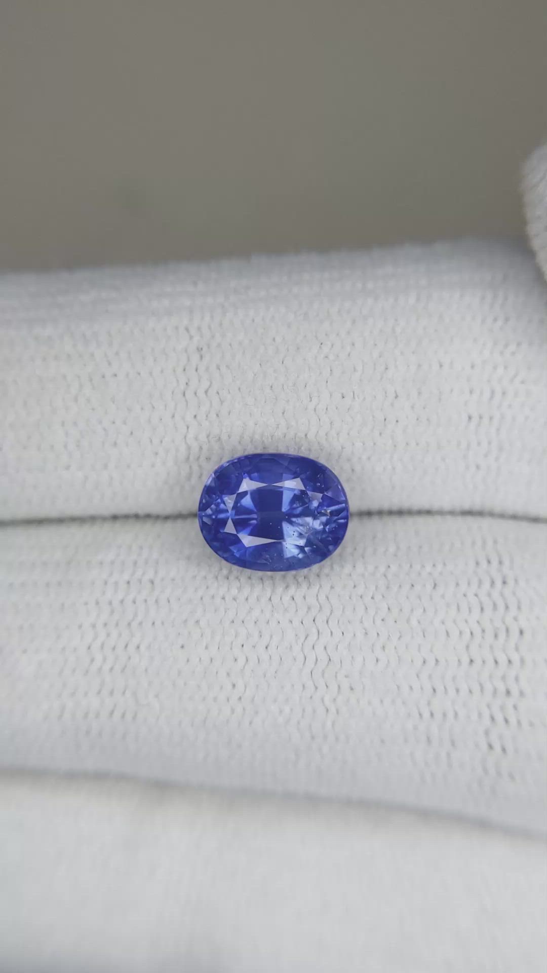 2.50 Ct. Blue Sapphire from Ceylon (Sri Lanka) Size Video