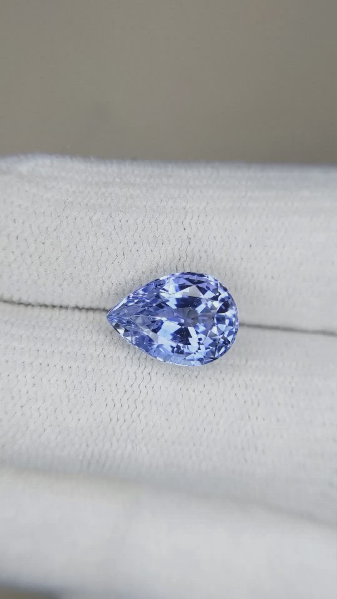 4.92 Ct. Blue Sapphire from Ceylon (Sri Lanka) Size Video