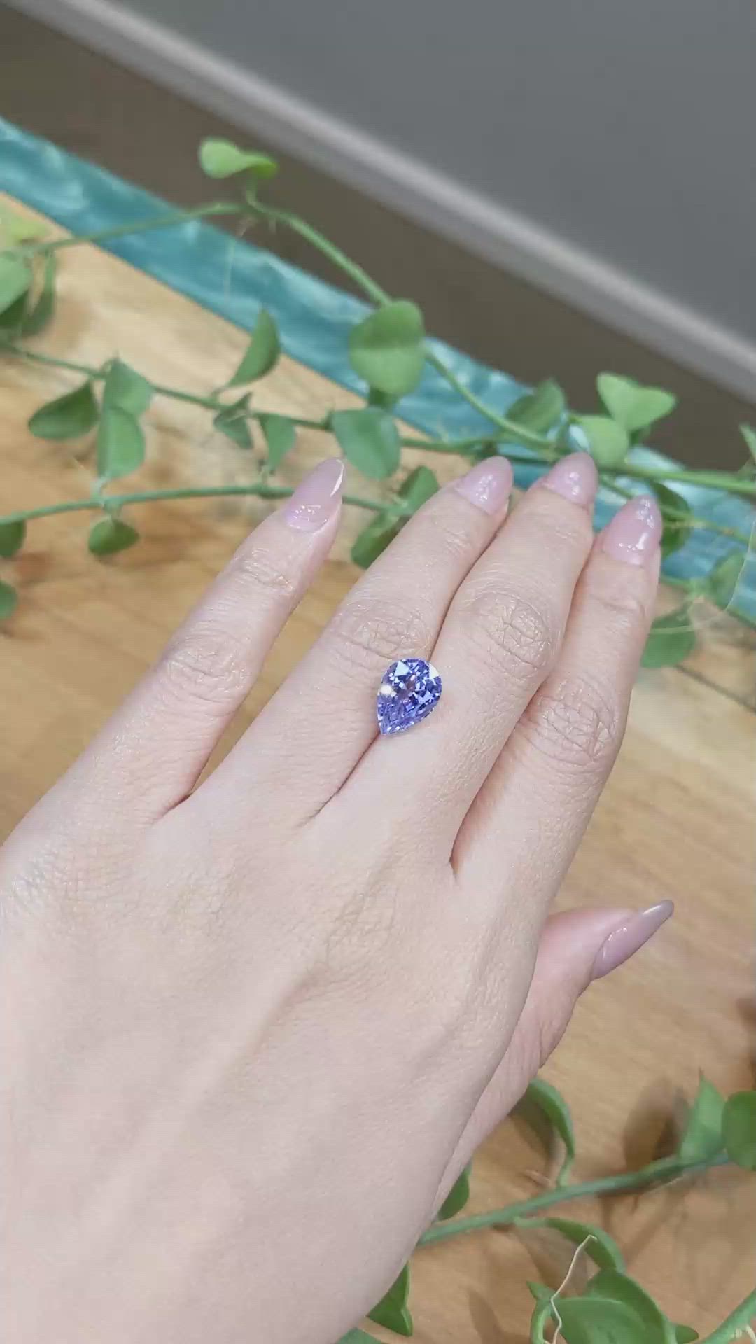 4.92 Ct. Blue Sapphire from Ceylon (Sri Lanka) Size Video