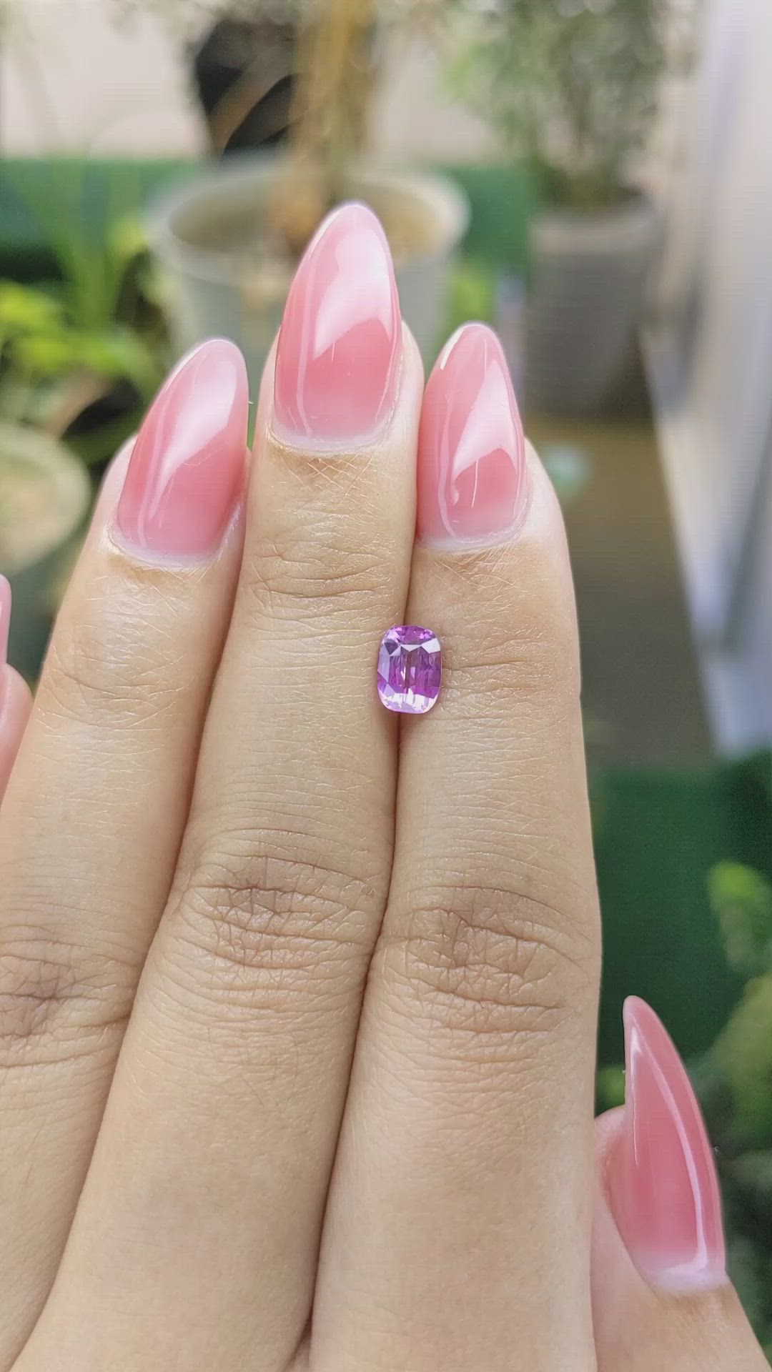 1.02 Ct. Pinkish Purple Sapphire from Ceylon (Sri Lanka) Size Video